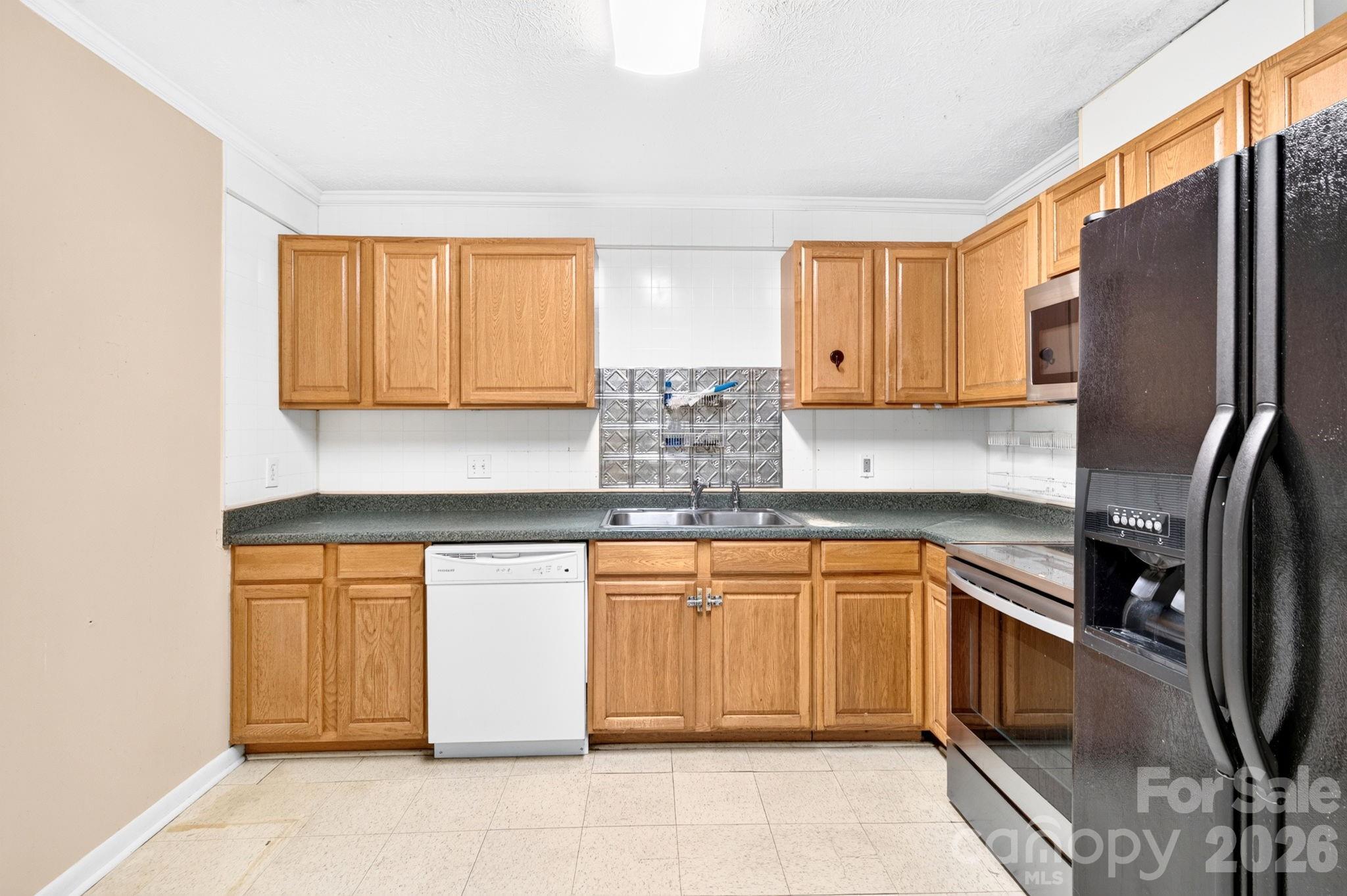 483 Caribou Road Property Photo 11