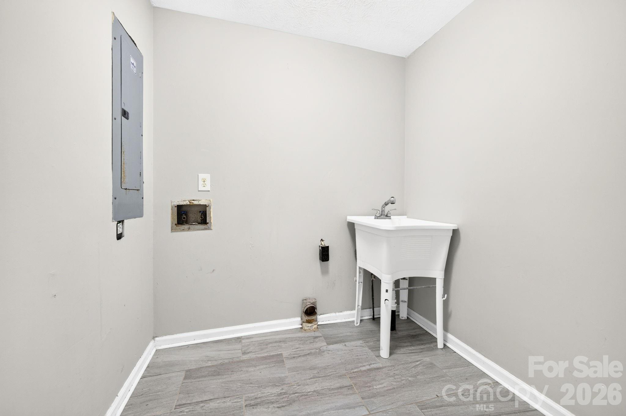 483 Caribou Road Property Photo 14