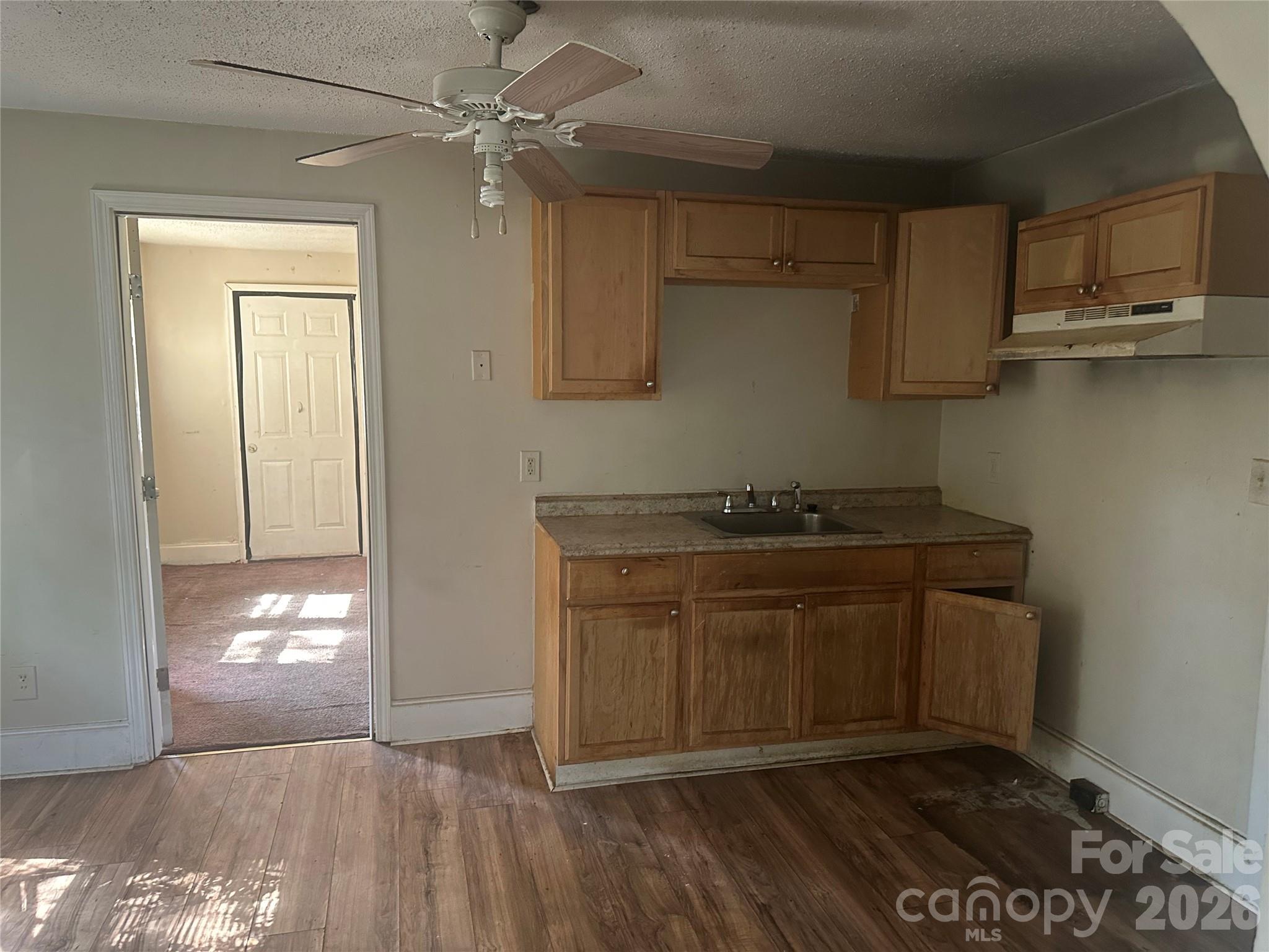 1028 Karendale Avenue Property Photo 5