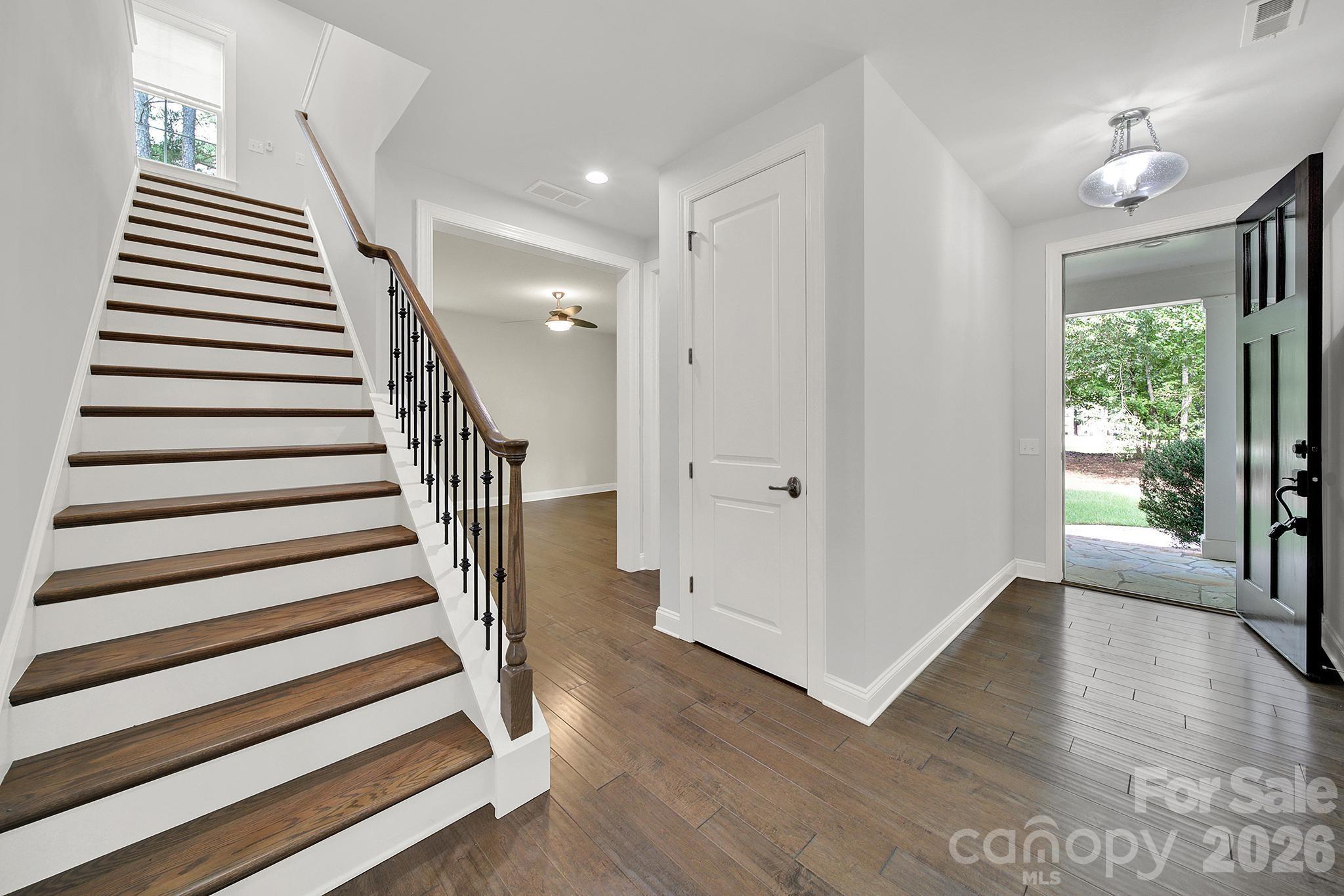 6083 Chimney Bluff Road Property Photo 4