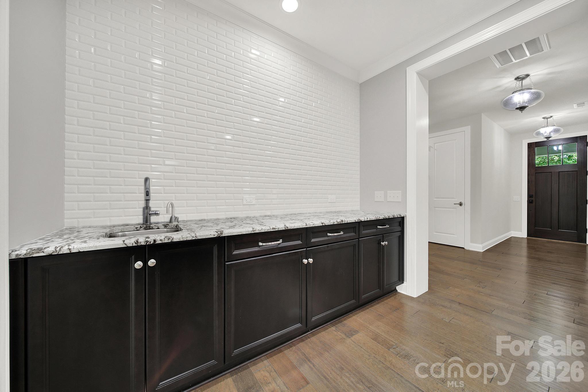 6083 Chimney Bluff Road Property Photo 8