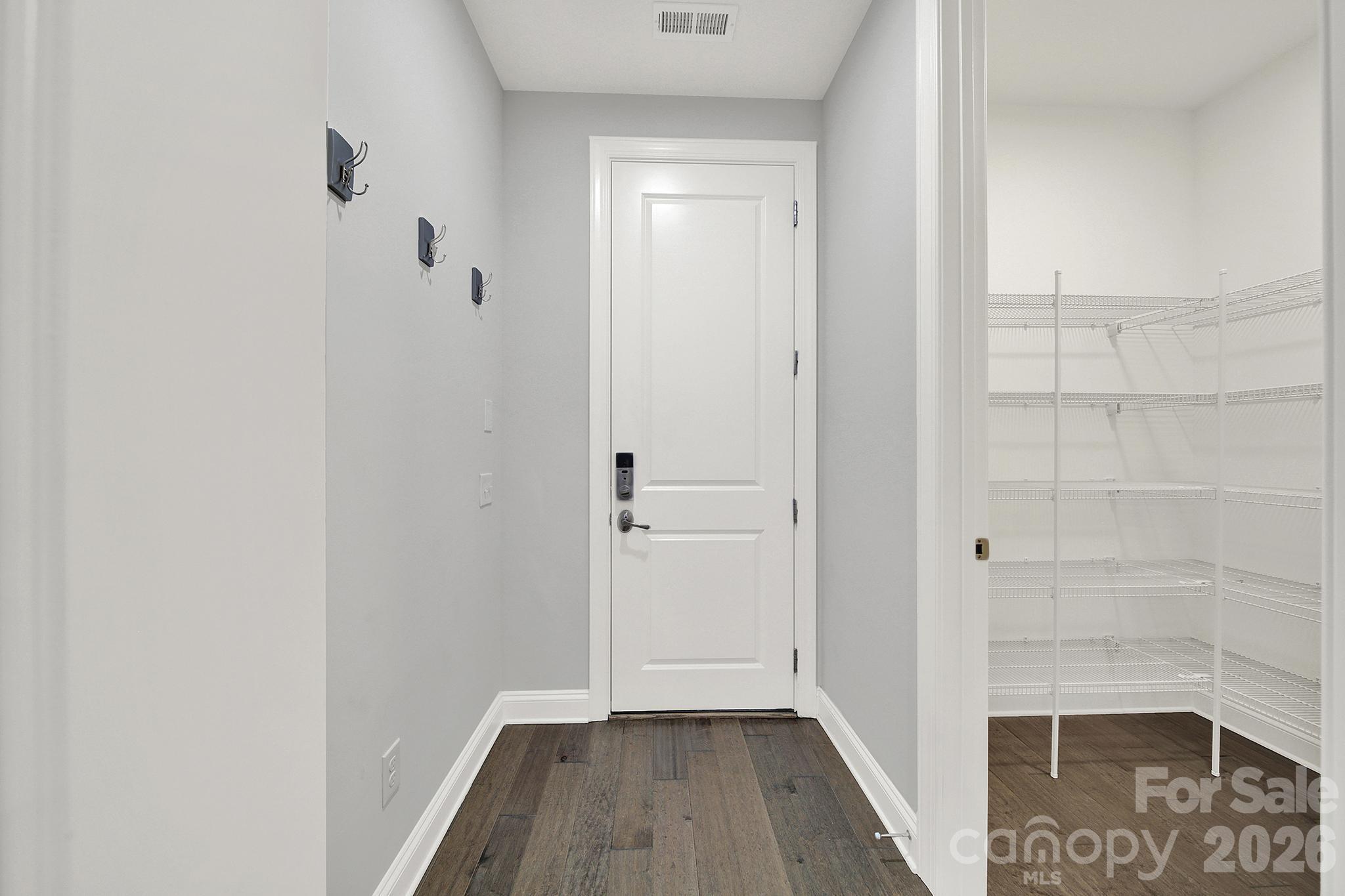 6083 Chimney Bluff Road Property Photo 9