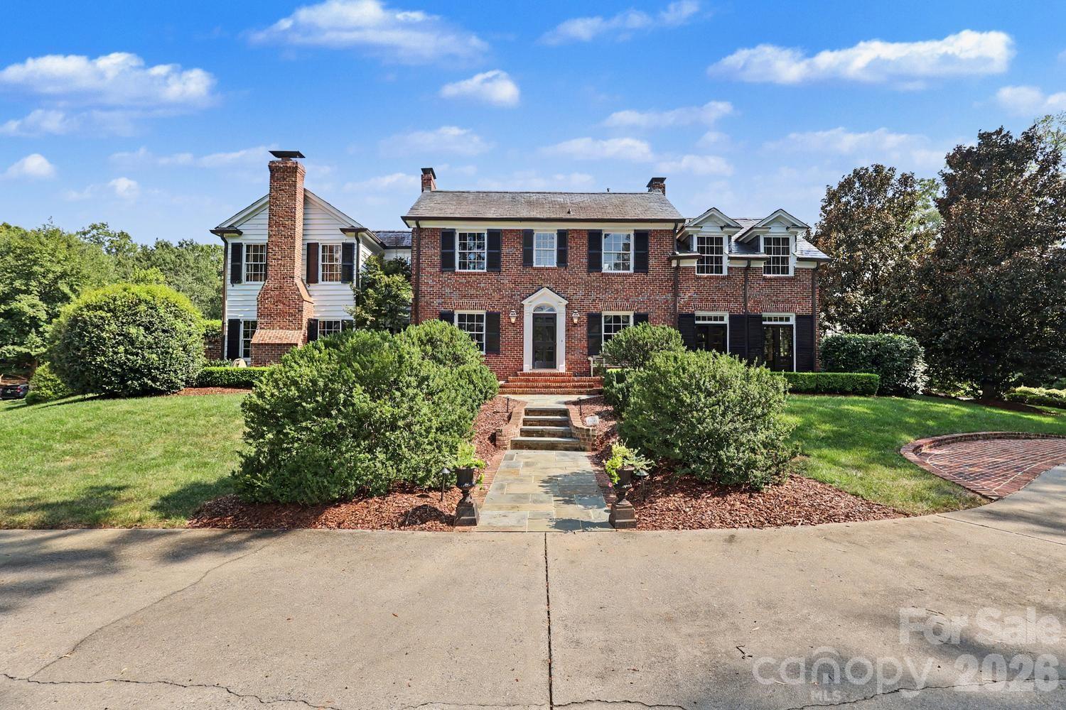 1401 Queens Road Property Photo 1