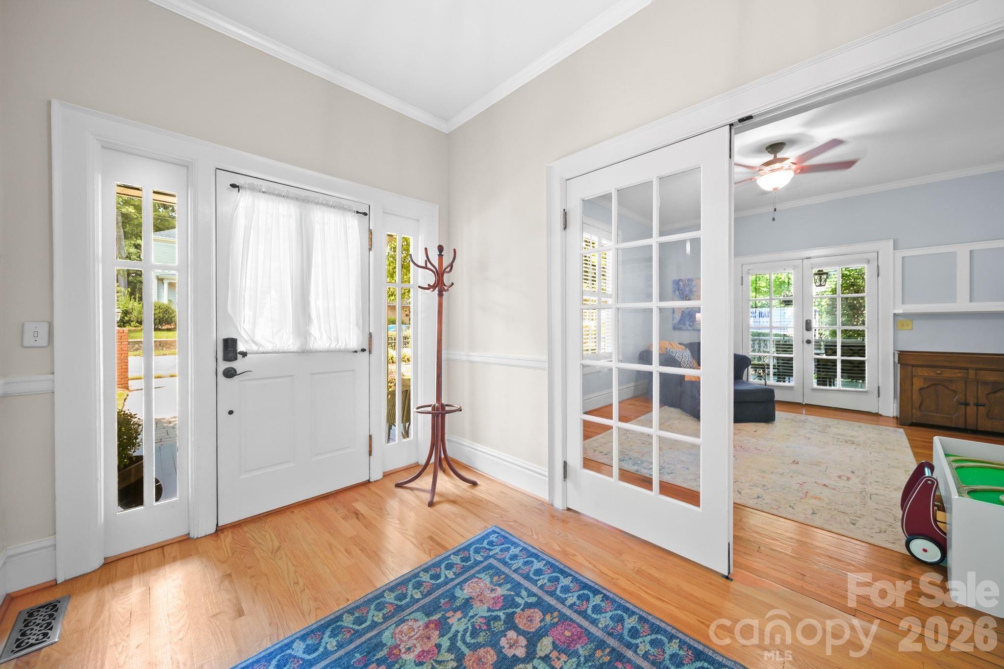 424 S York Street Property Photo 4