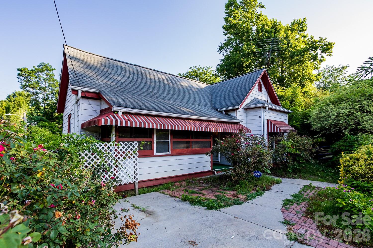 91 Clingman Avenue Property Photo 1