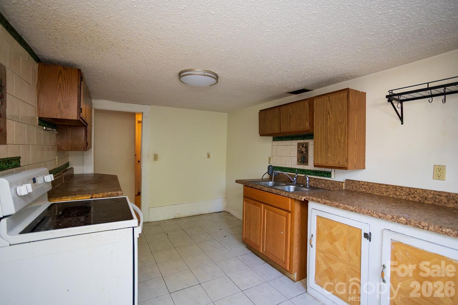 91 Clingman Avenue Property Photo 19