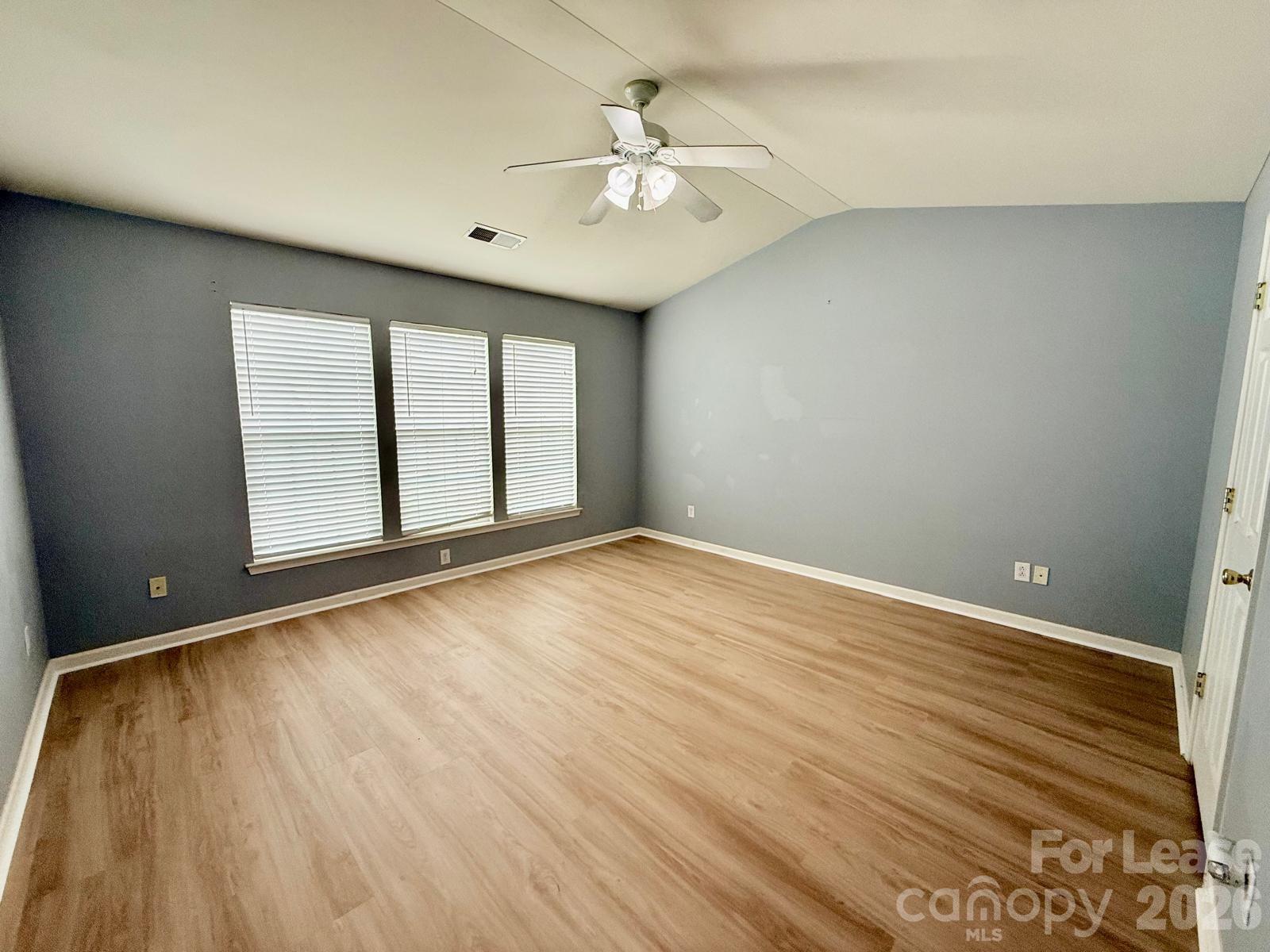 10212 Garmoyle Street Property Photo 12