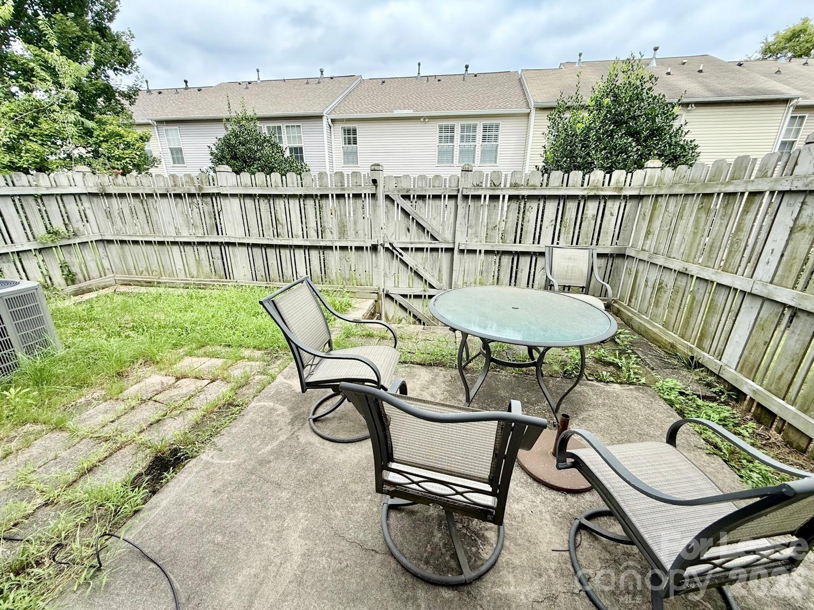 10212 Garmoyle Street Property Photo 22