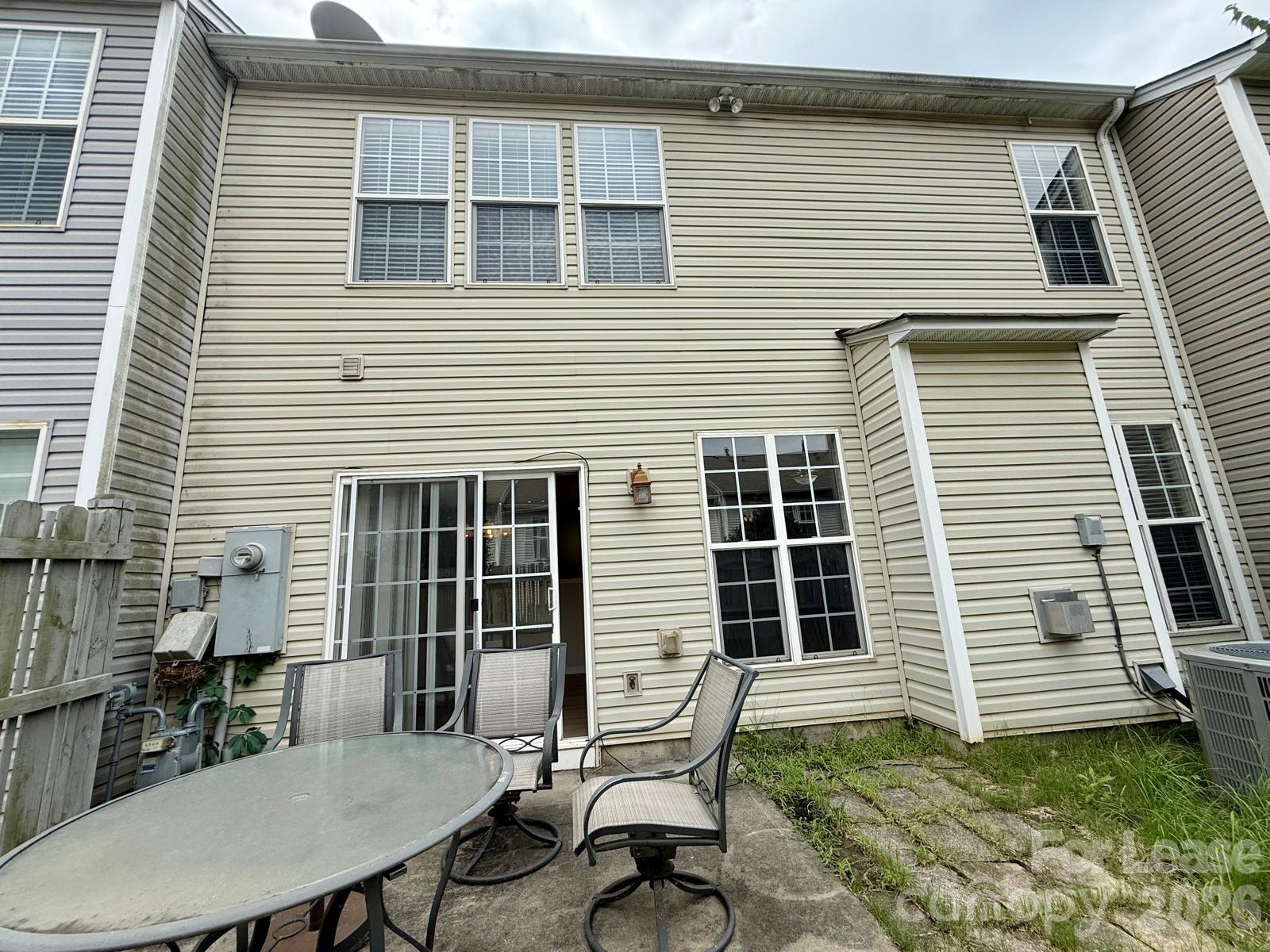 10212 Garmoyle Street Property Photo 23