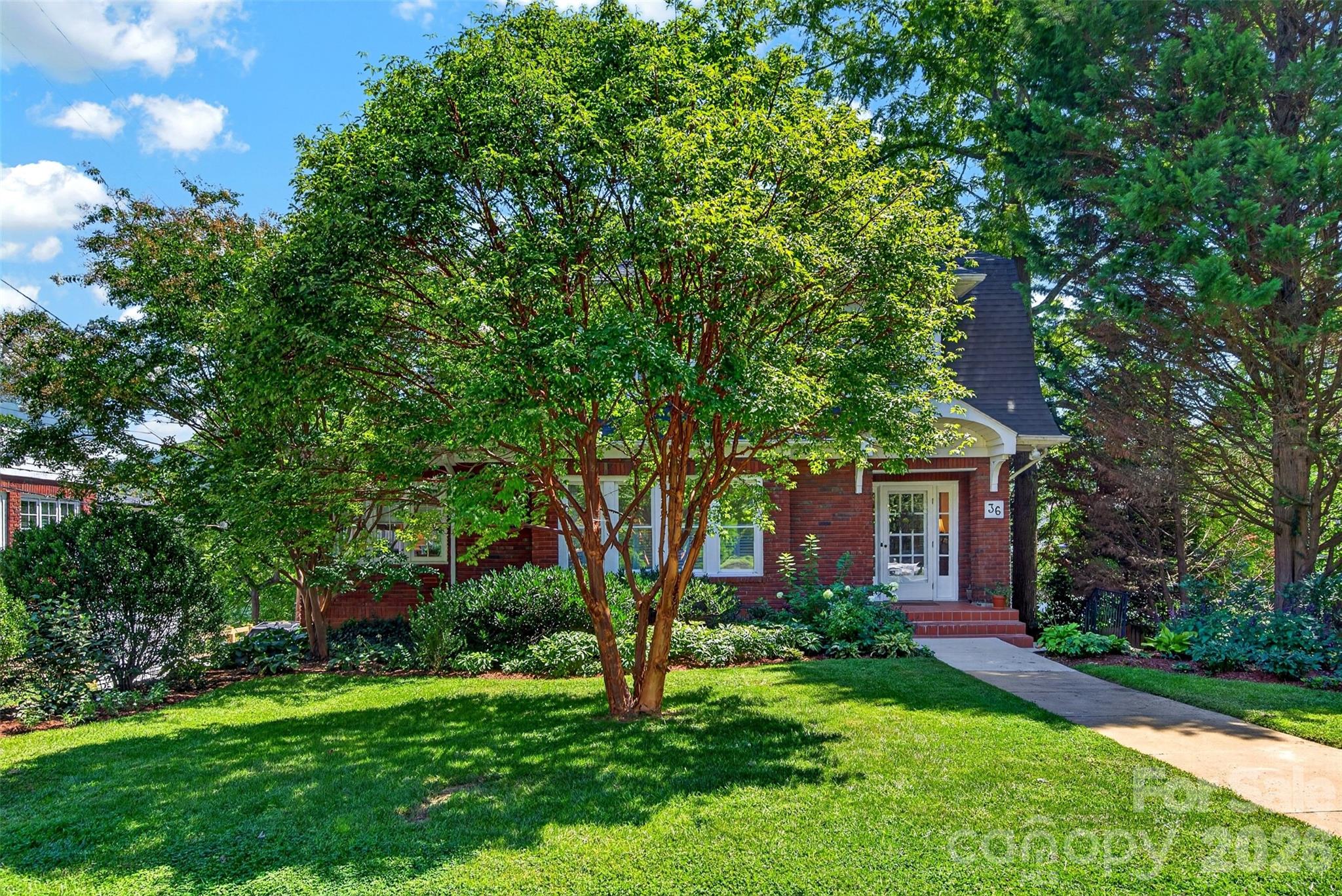 36 Mount Vernon Circle Property Photo 1