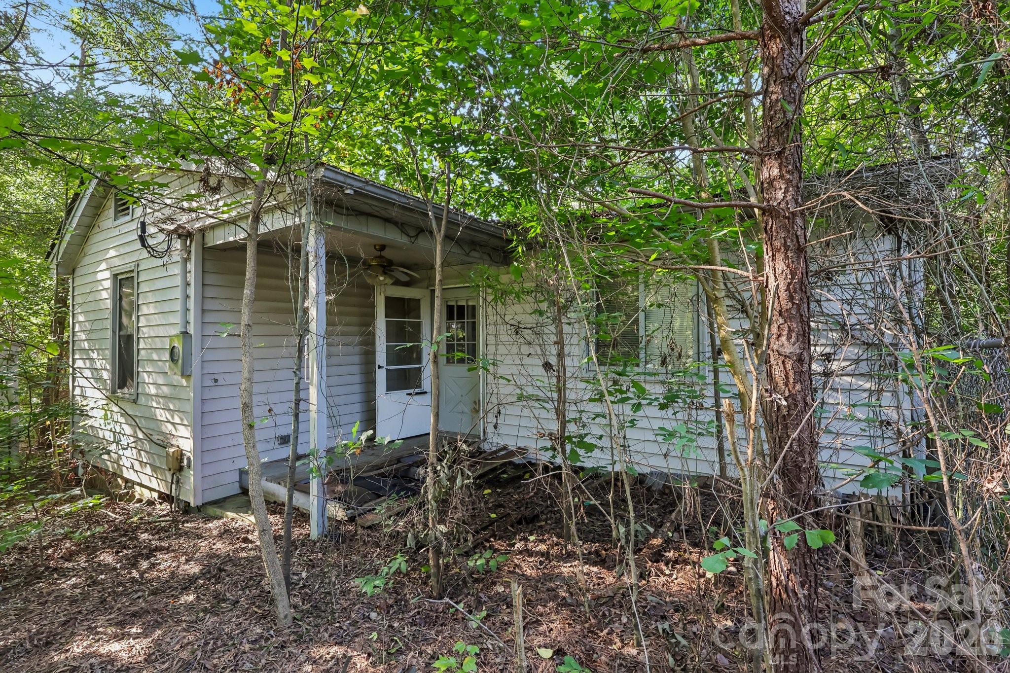 225 Hackett Street Property Photo 1