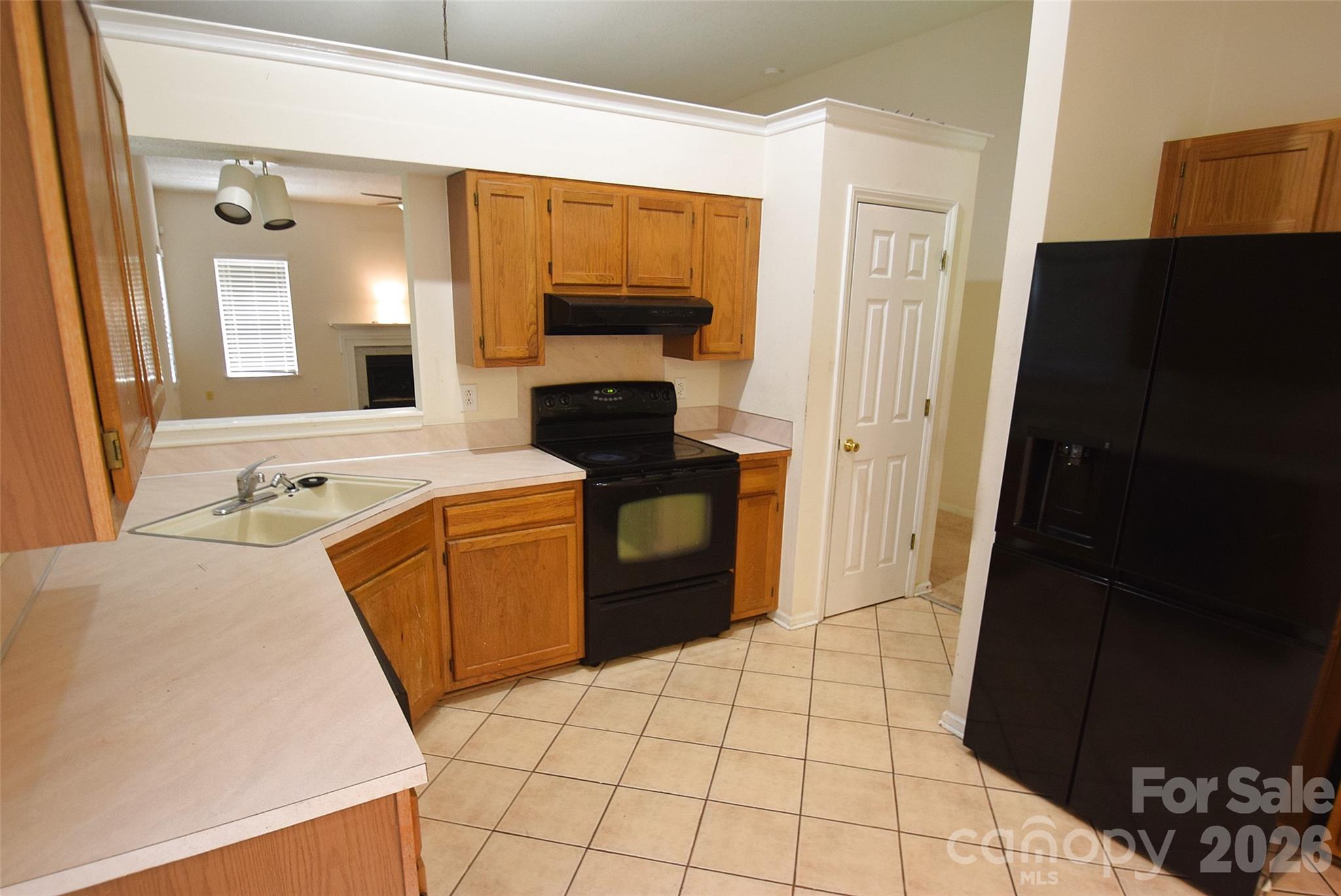 730 Oakbluff Circle Property Photo 5