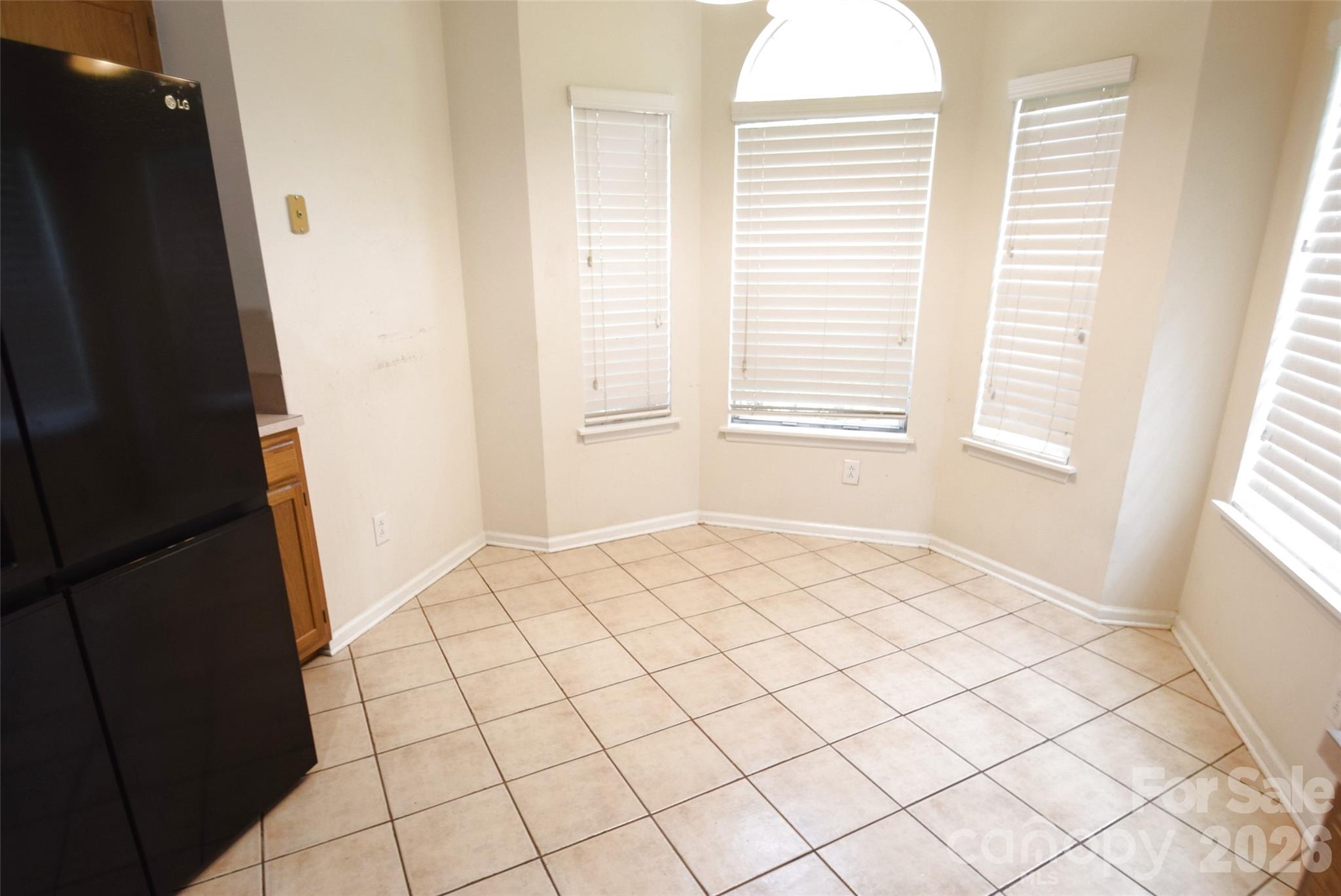 730 Oakbluff Circle Property Photo 6