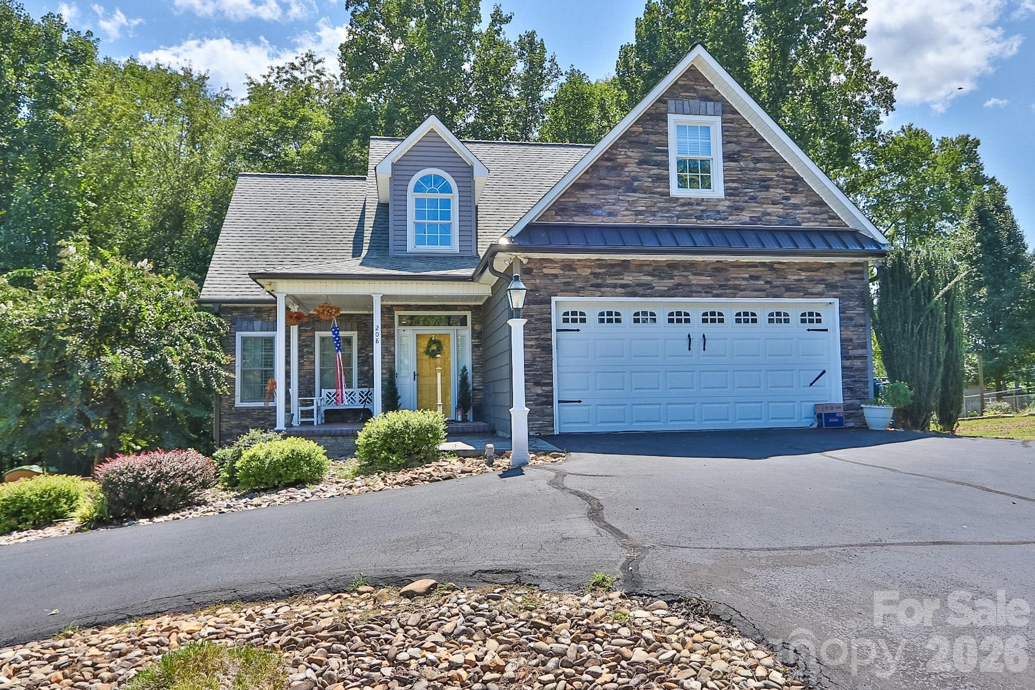 208 Triplett Street Property Photo 1