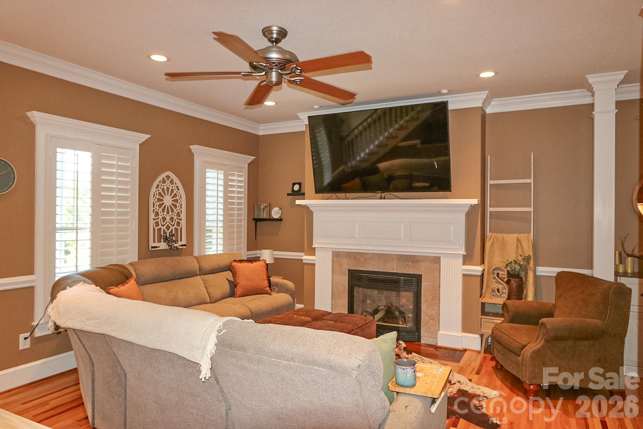 208 Triplett Street Property Photo 3