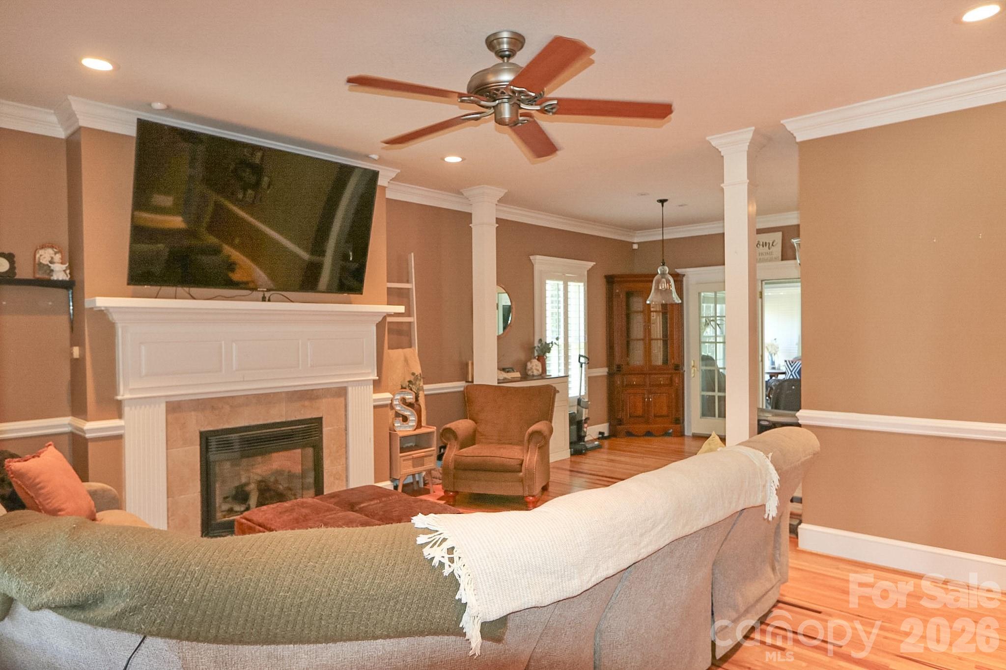 208 Triplett Street Property Photo 6