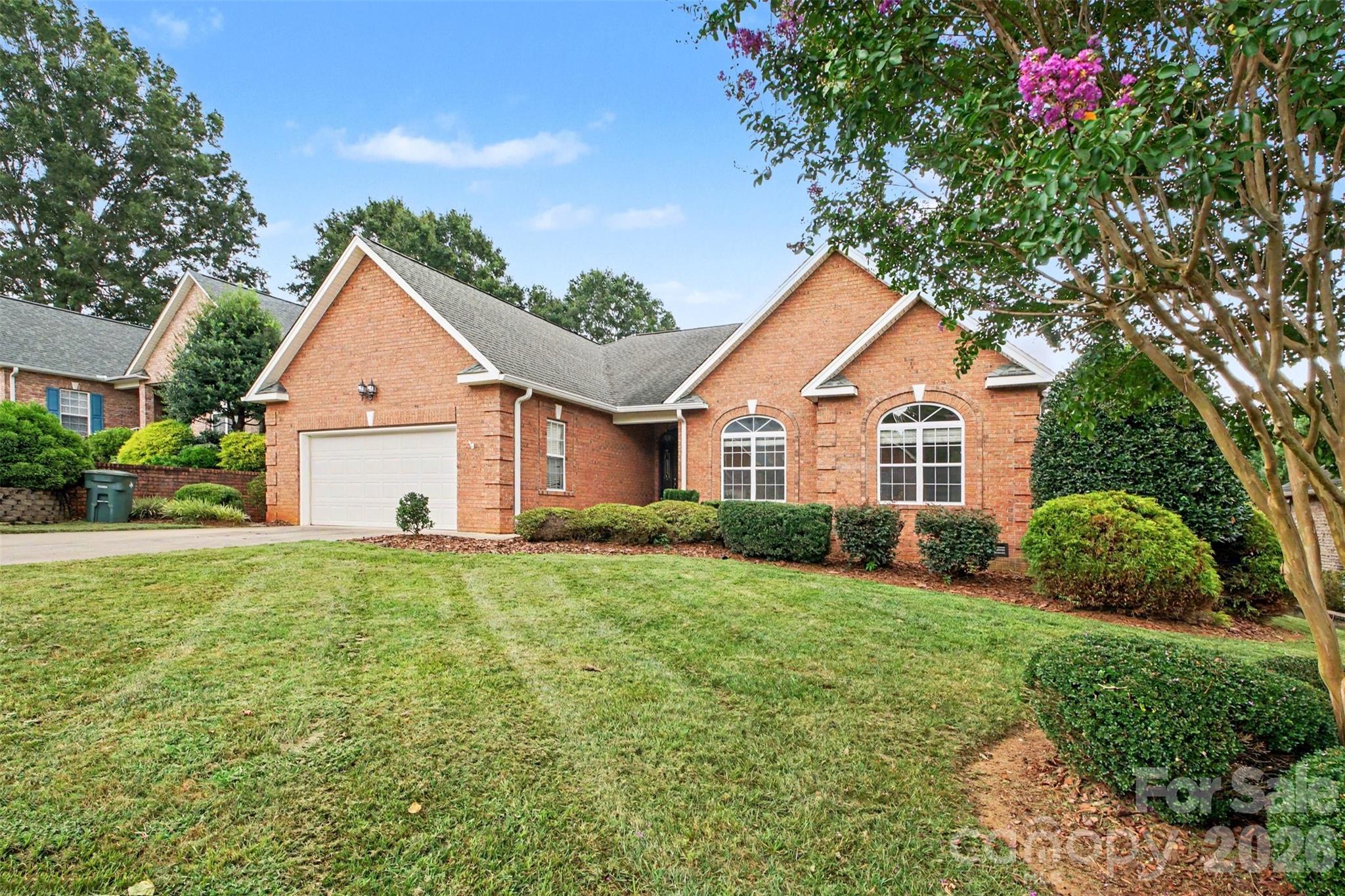 122 Hazeltine Court Property Photo 1