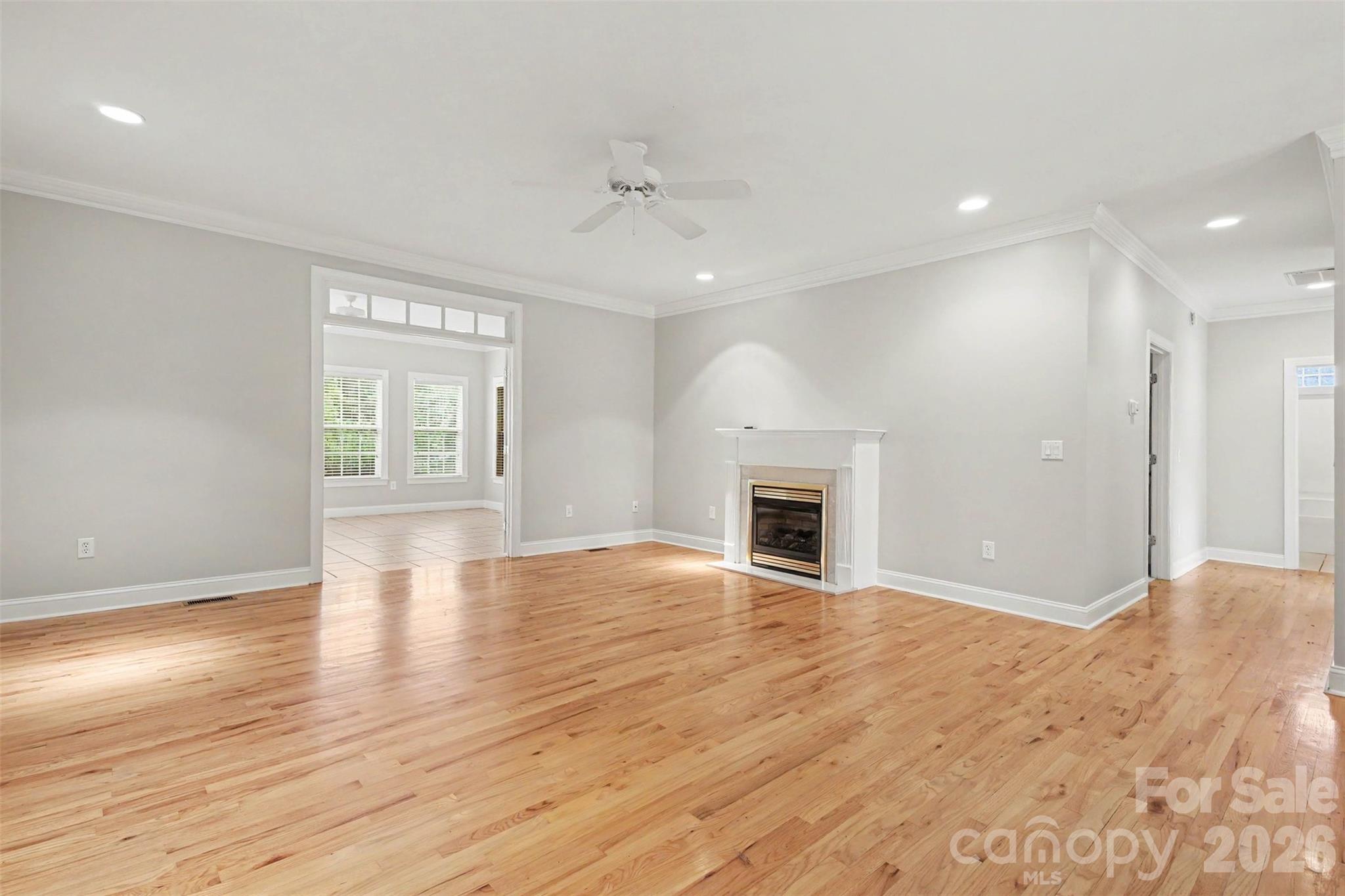 122 Hazeltine Court Property Photo 4