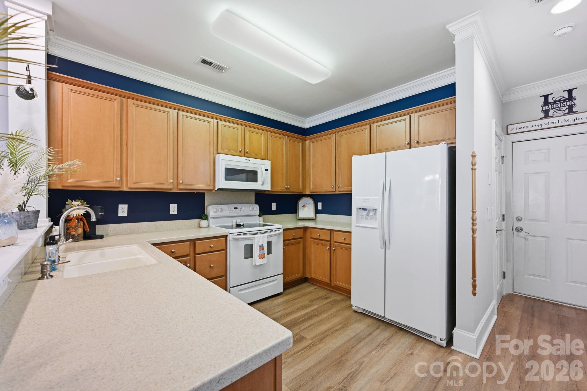5962 Village Drive Property Photo 9