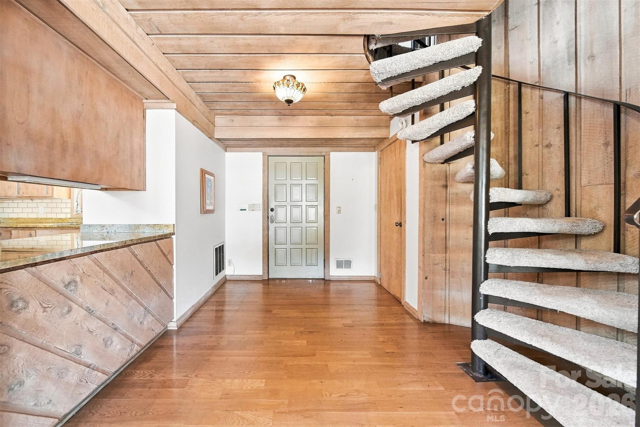 6580 Central Drive Property Photo 5