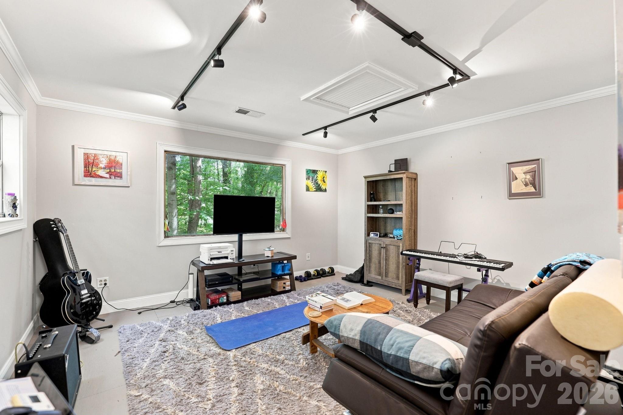 205 Dornoch Drive Property Photo 28