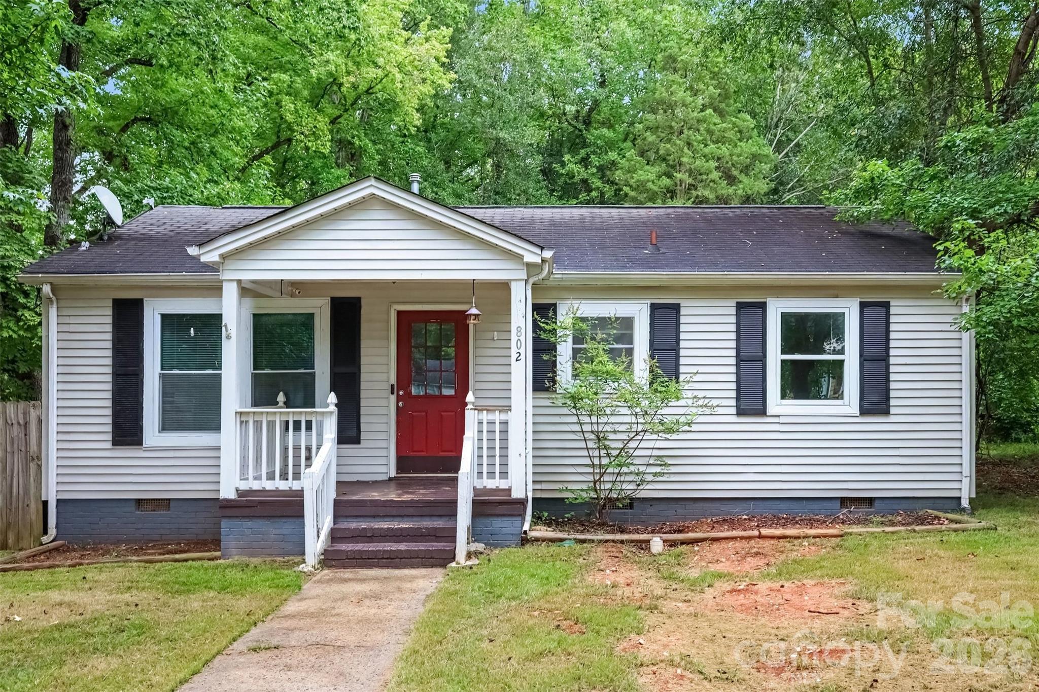 802 Stowe Drive Property Photo 1