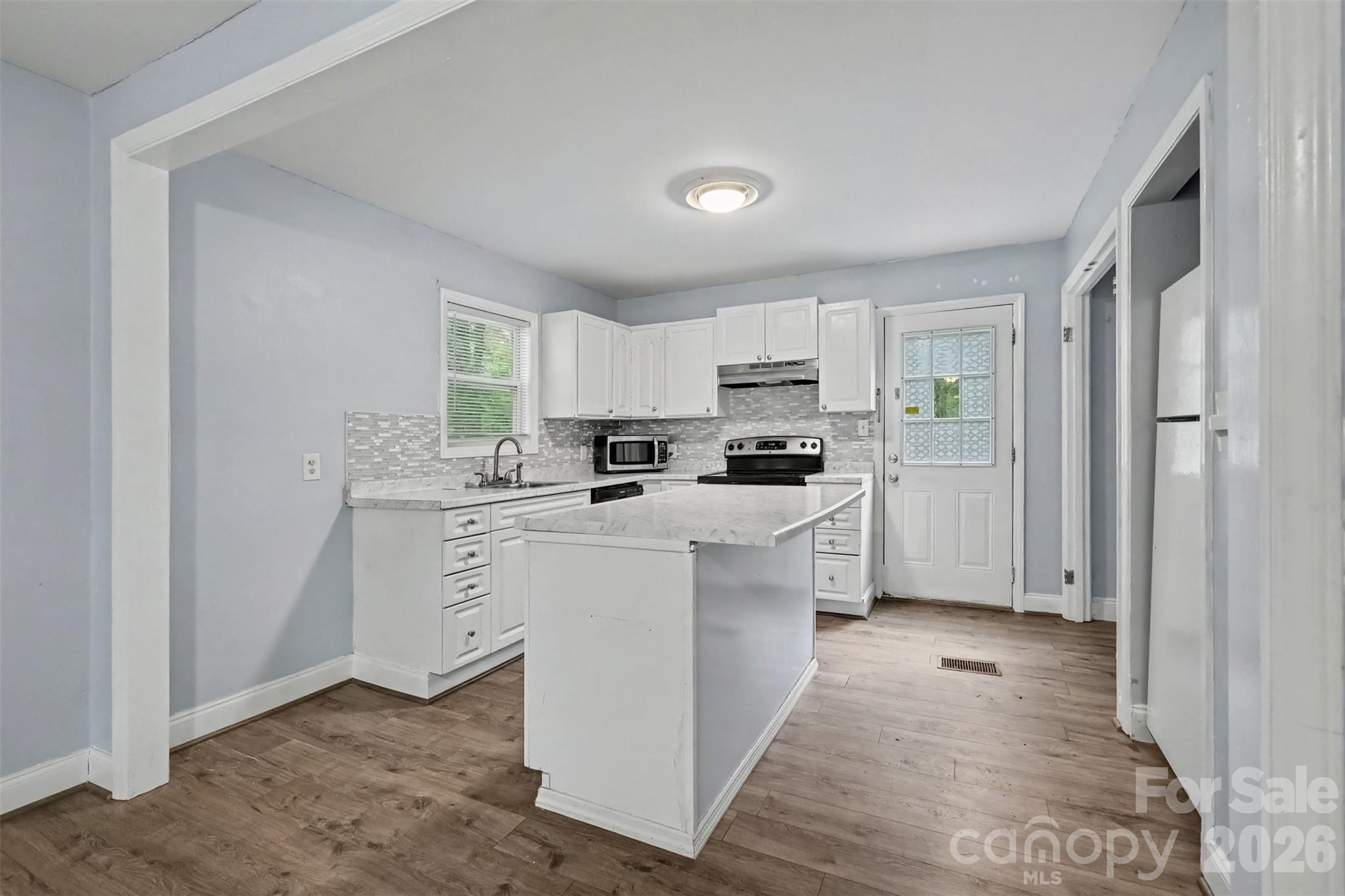 802 Stowe Drive Property Photo 9