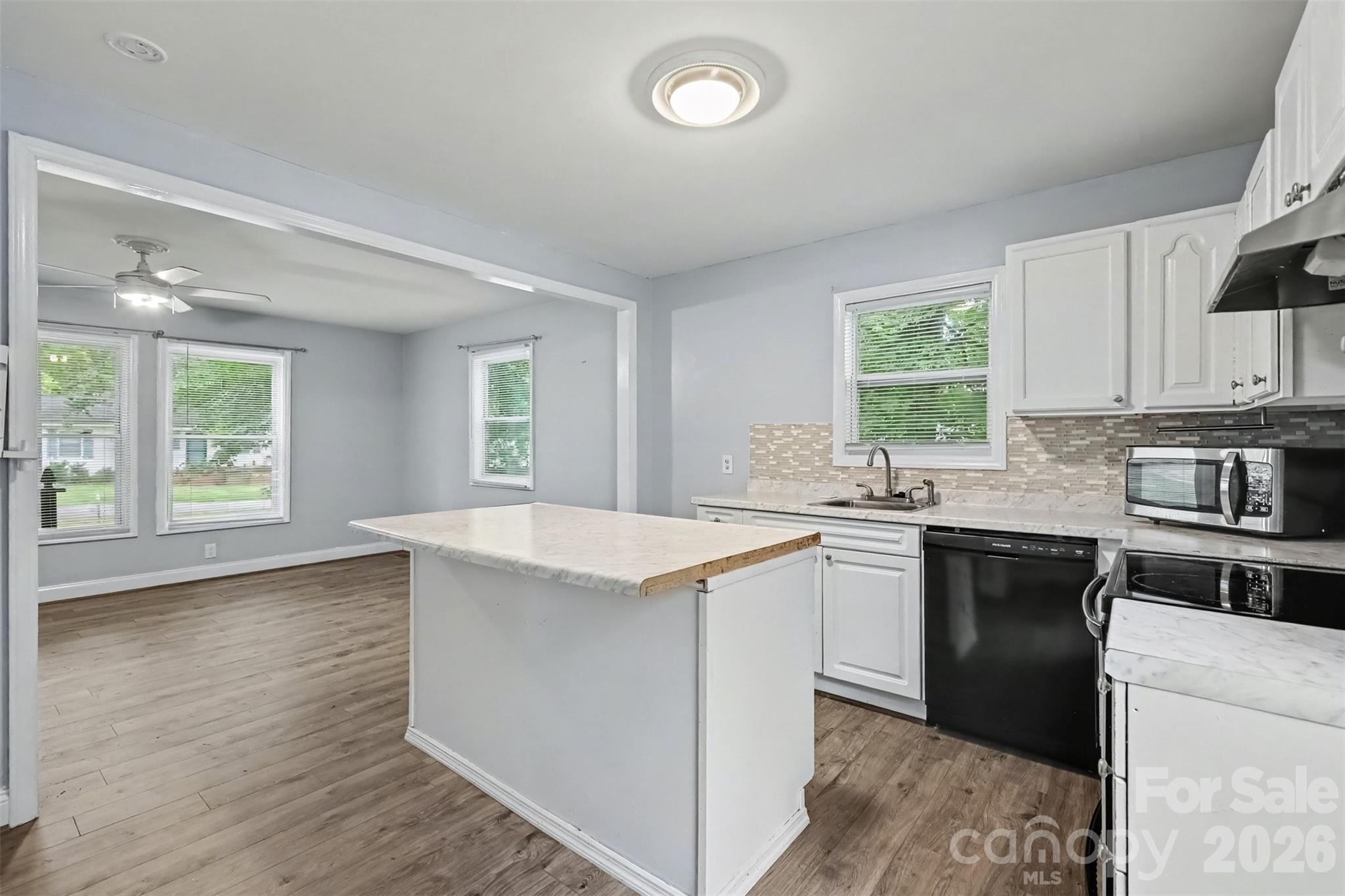 802 Stowe Drive Property Photo 10