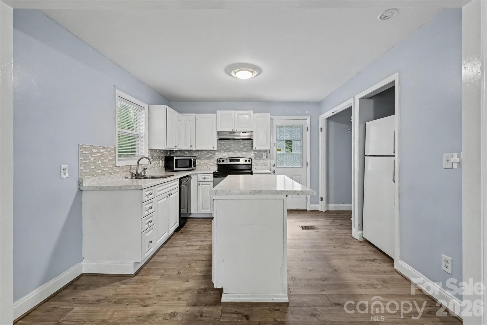 802 Stowe Drive Property Photo 11