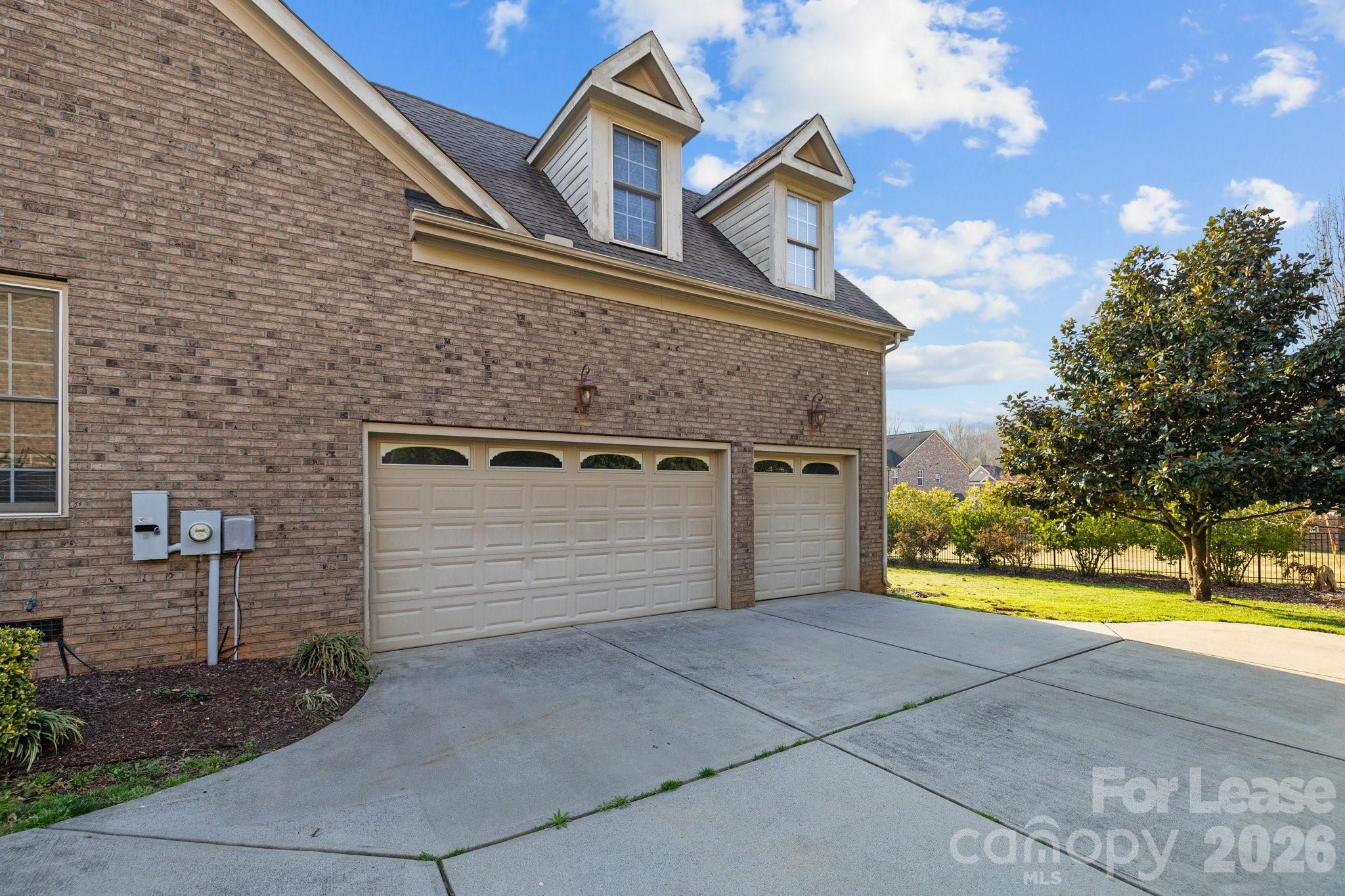 3907 Voltaire Drive Property Photo 24