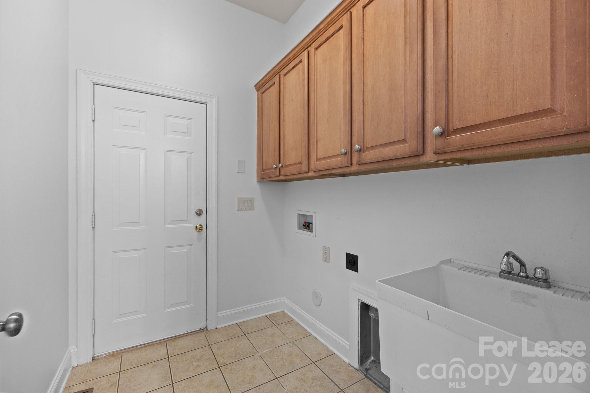 3907 Voltaire Drive Property Photo 27