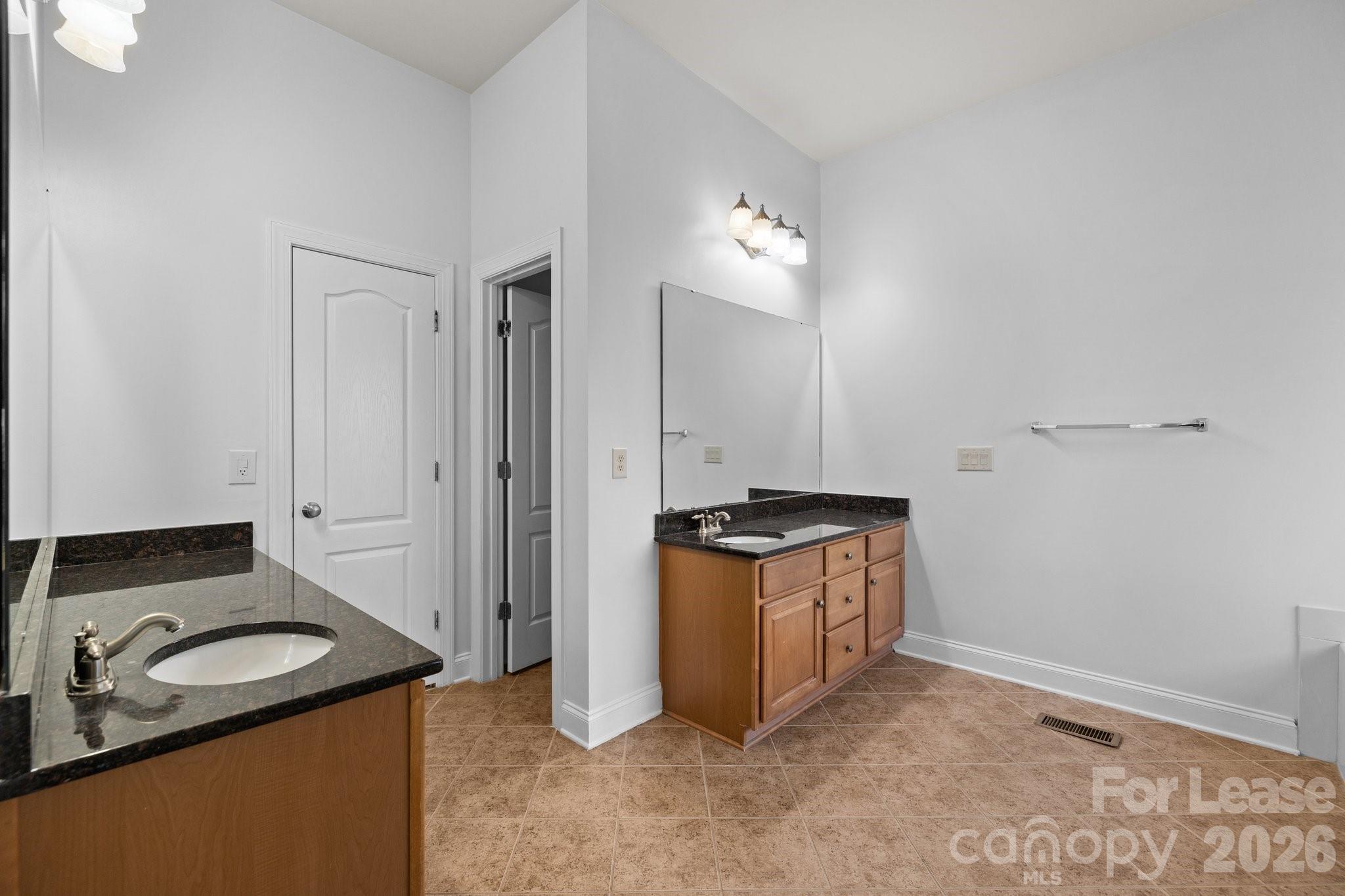 3907 Voltaire Drive Property Photo 32