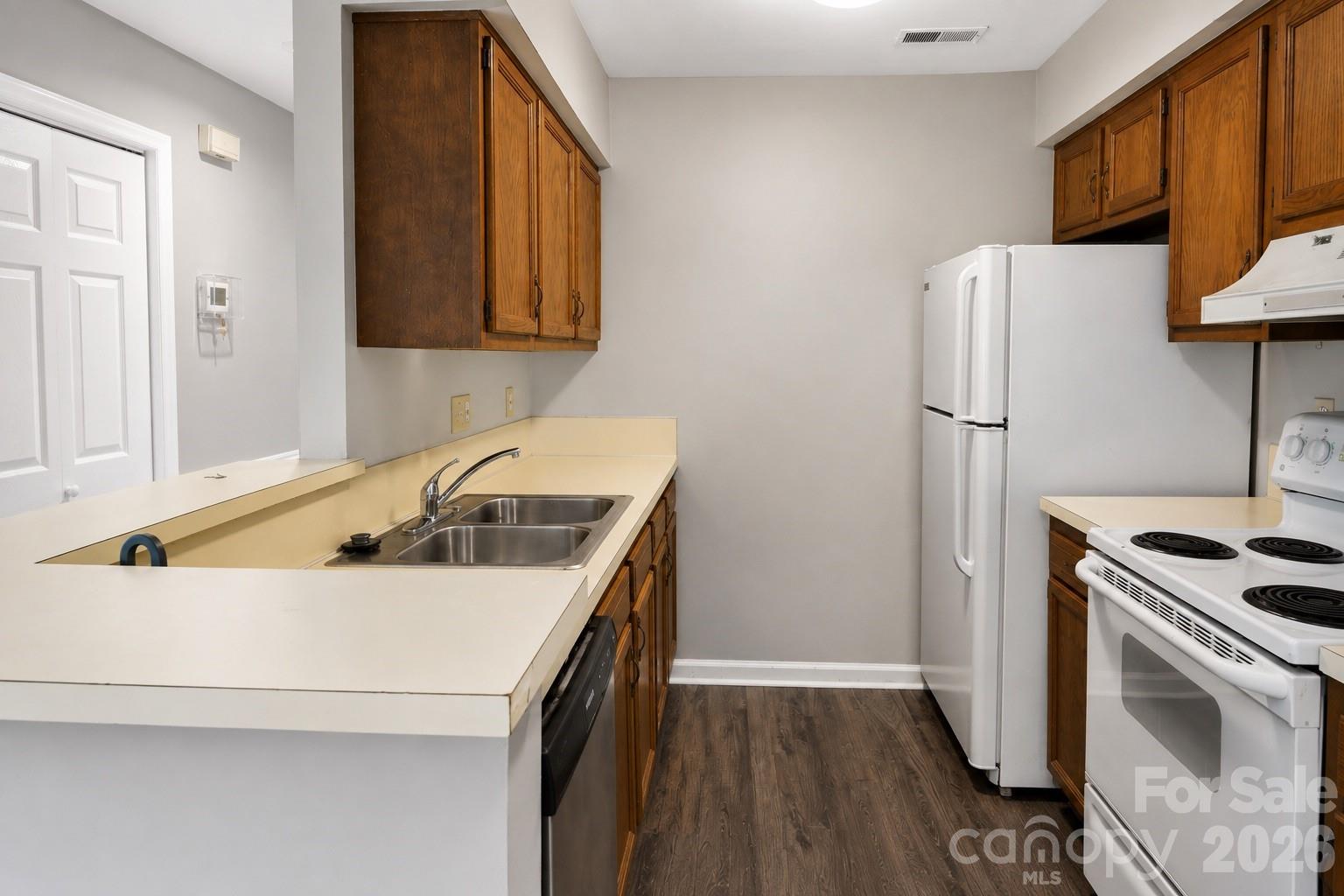 8024 Tremaine Court Property Photo 6