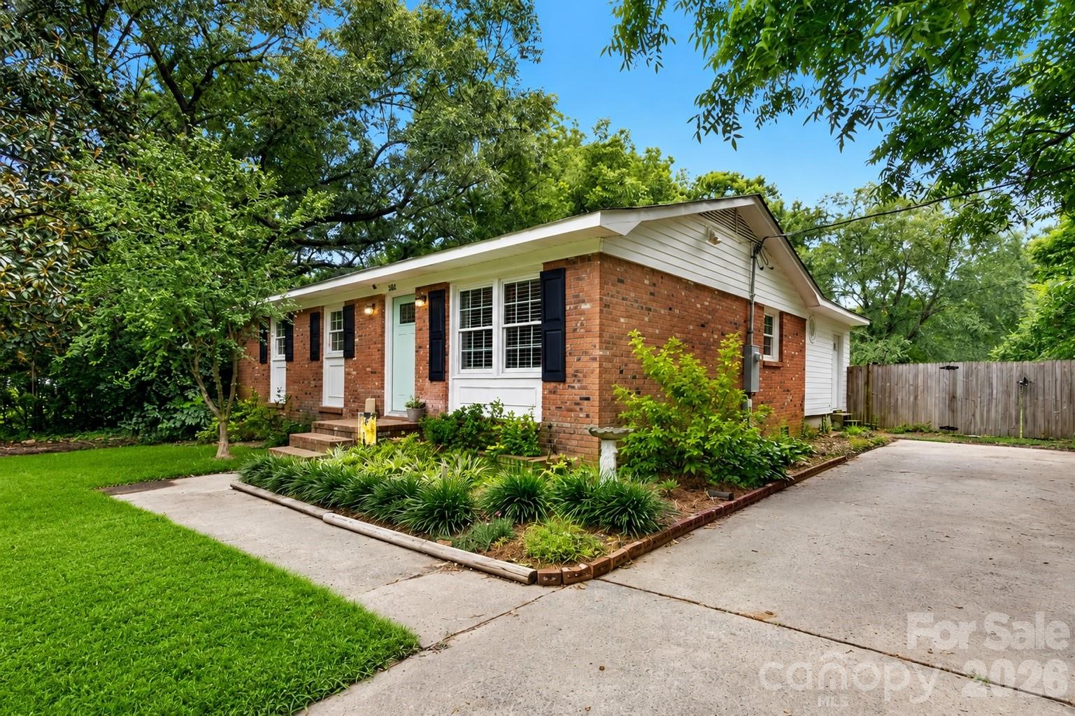 205 E Phifer Street Property Photo 2