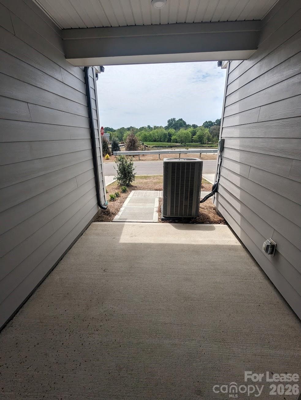 16228 Leading Street Property Photo 14
