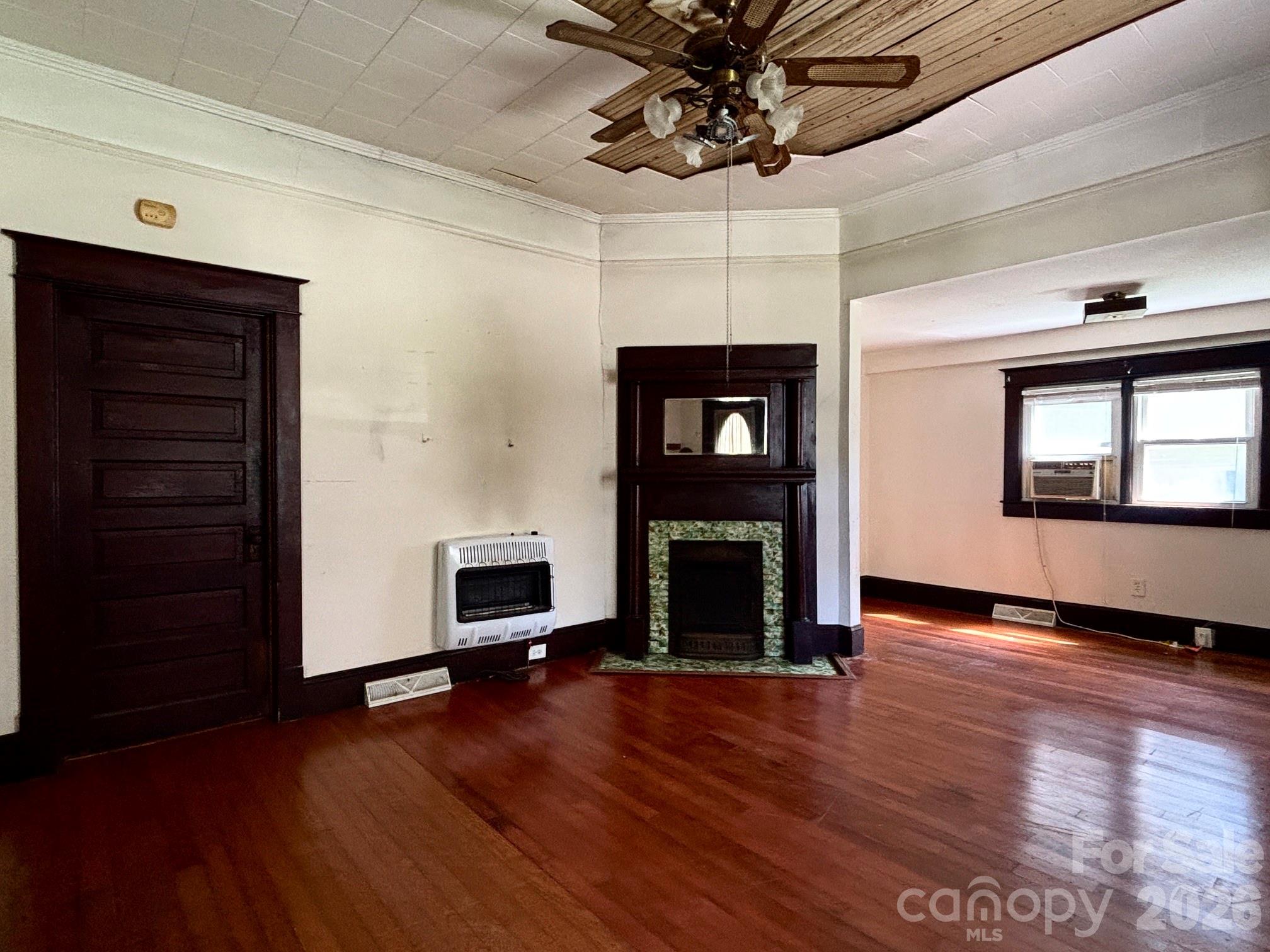 1612 N Main Street Property Photo 5
