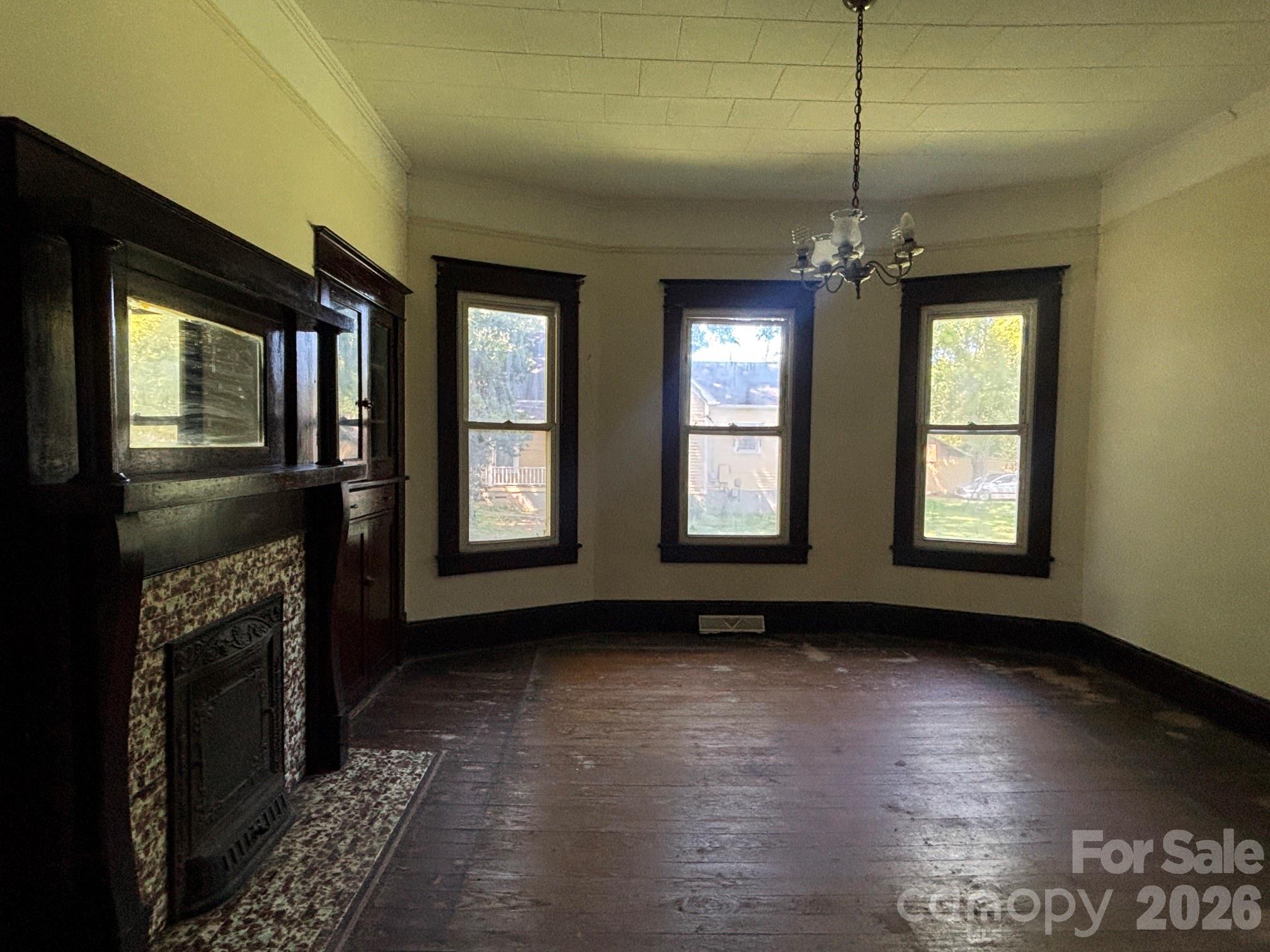 1612 N Main Street Property Photo 9