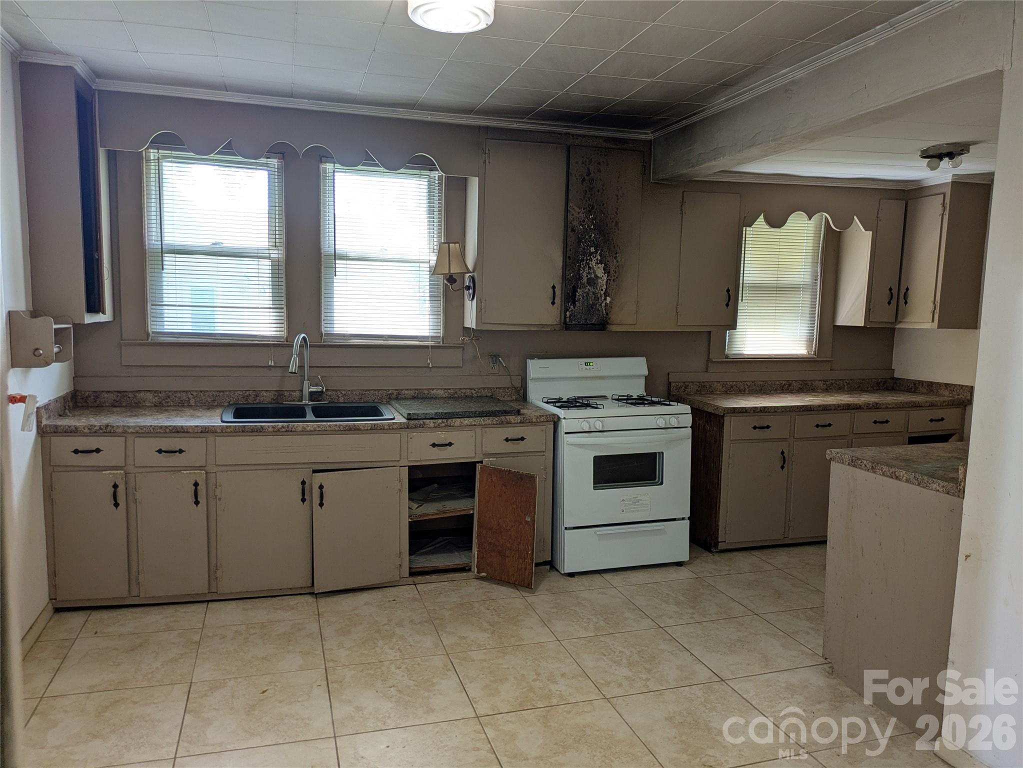 1612 N Main Street Property Photo 15