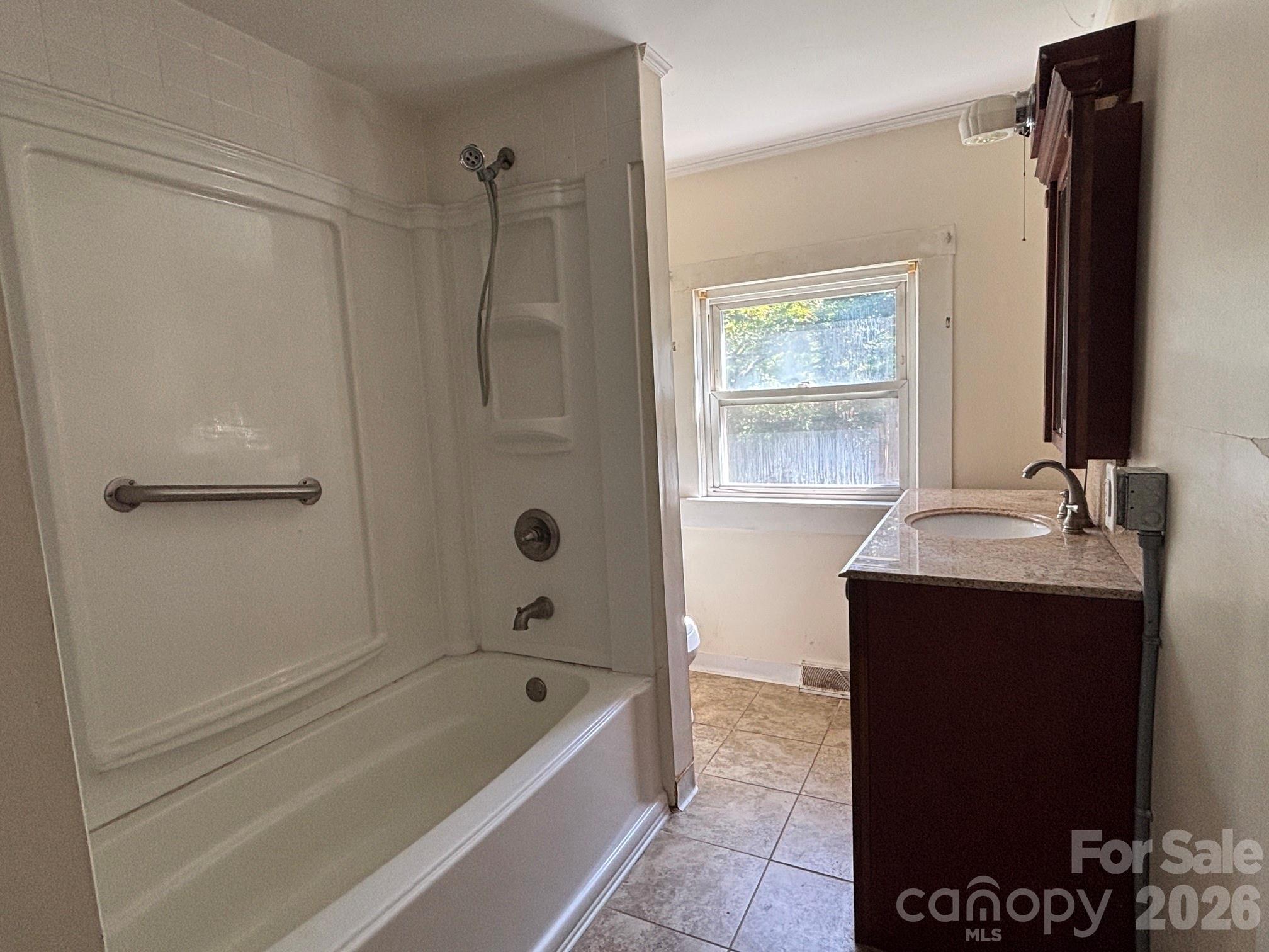 1612 N Main Street Property Photo 17