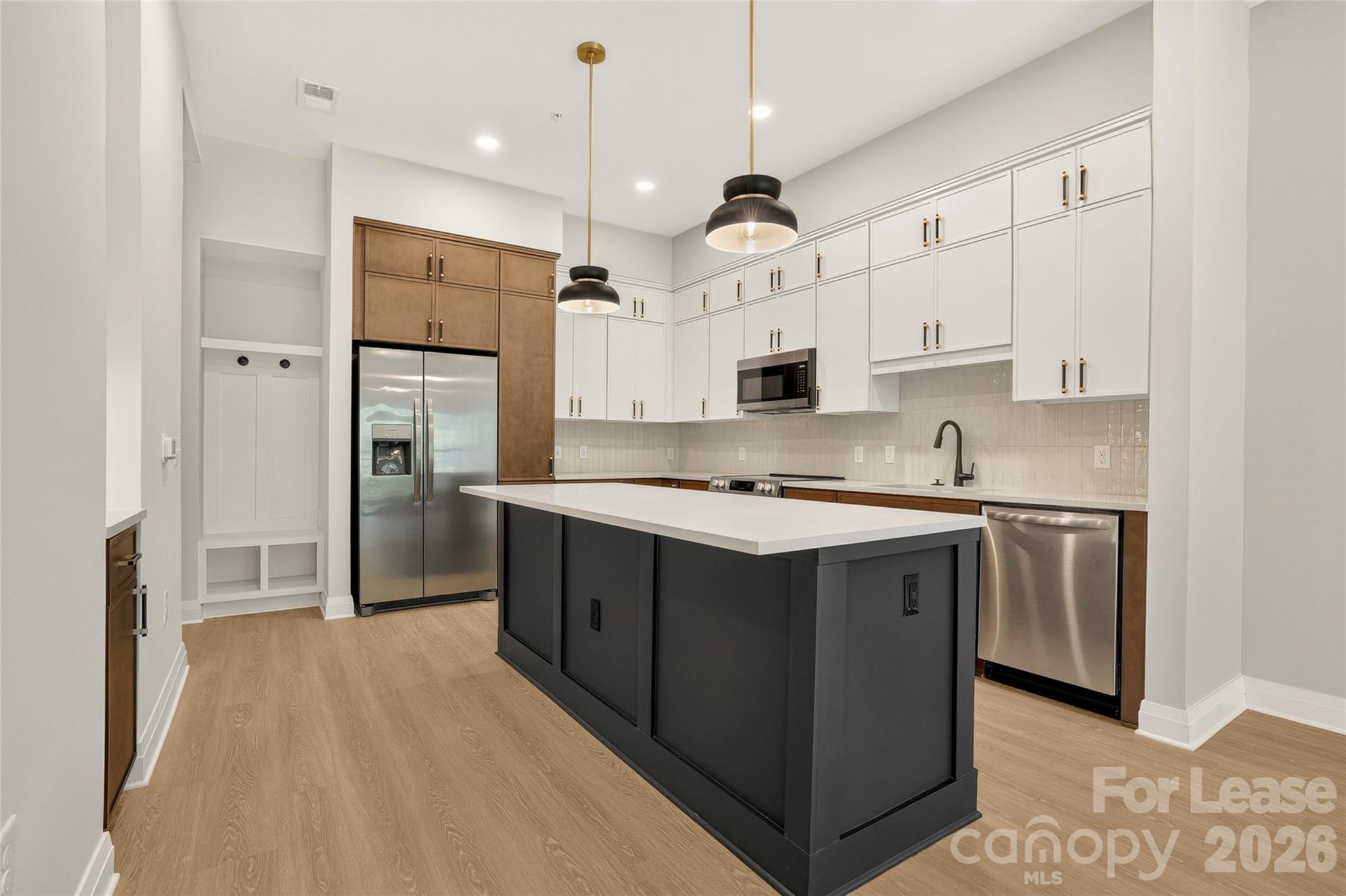 510 W Tremont Avenue B3 Property Photo 25