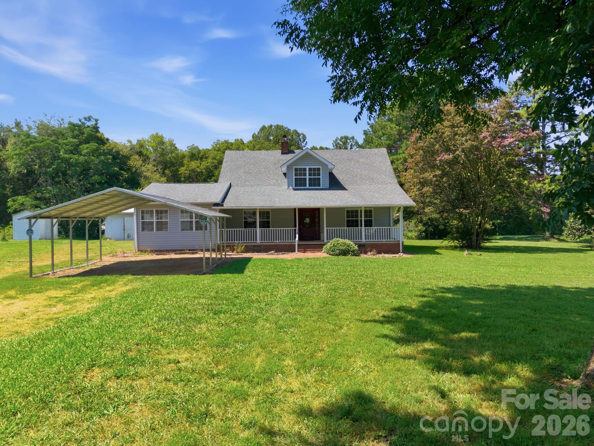 2565 Weaver Road Property Photo 3