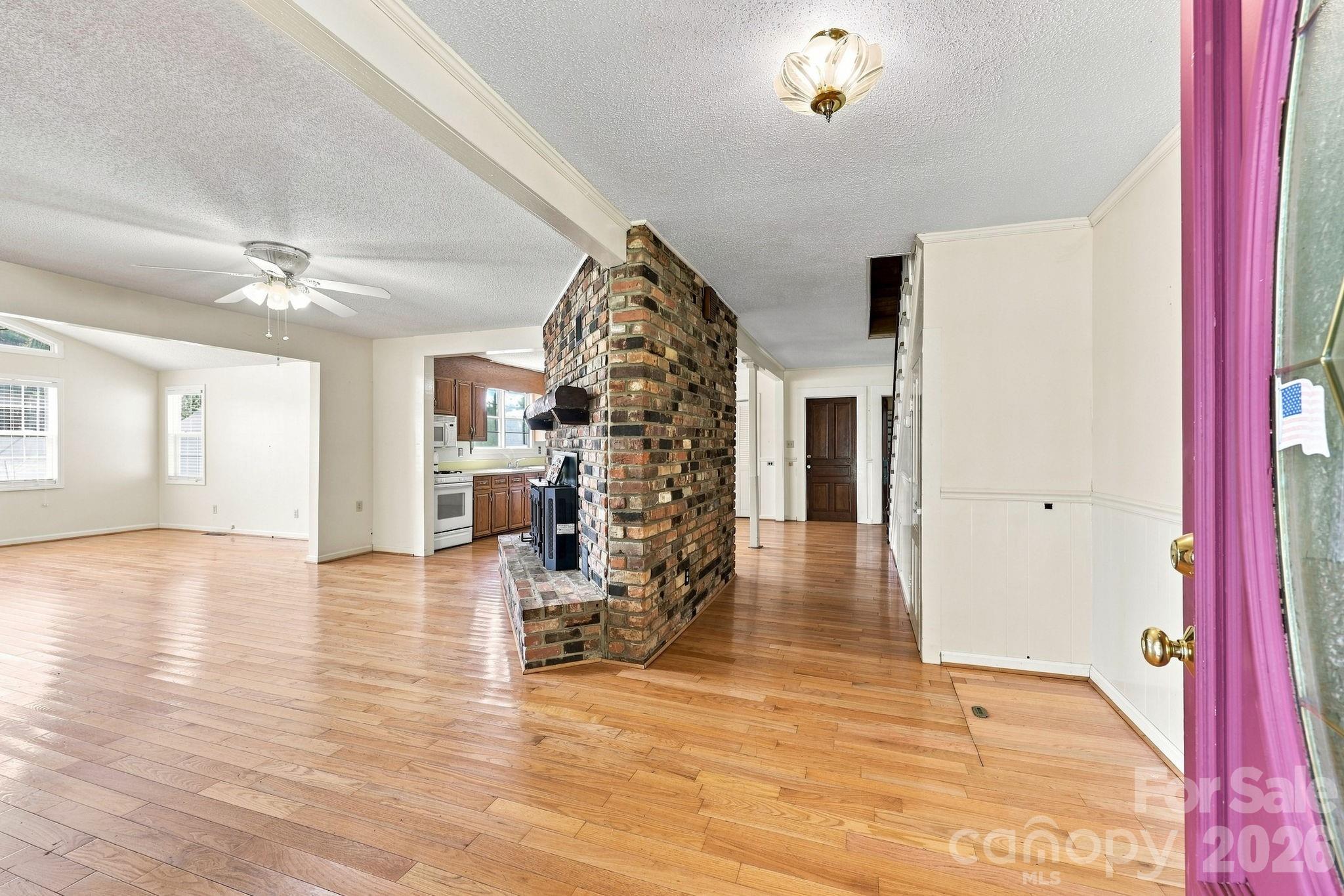 2565 Weaver Road Property Photo 5