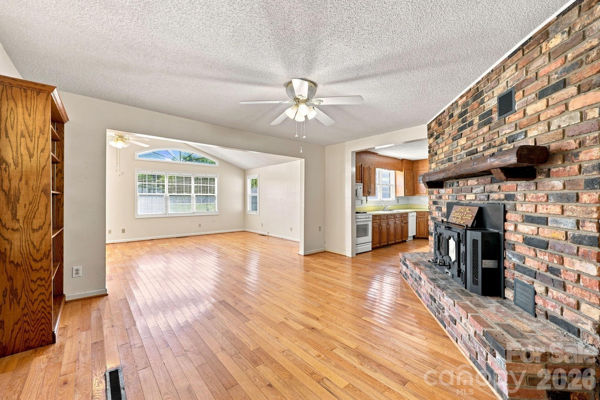 2565 Weaver Road Property Photo 10