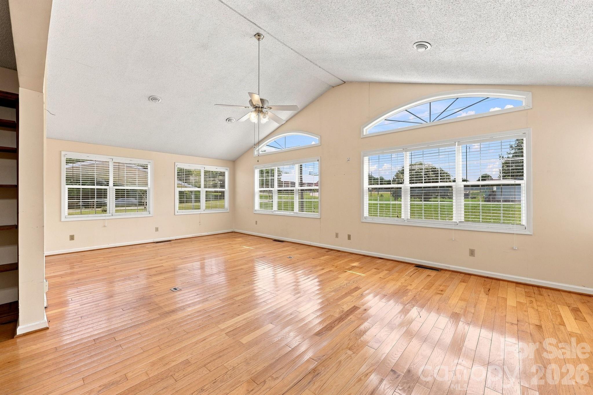2565 Weaver Road Property Photo 13
