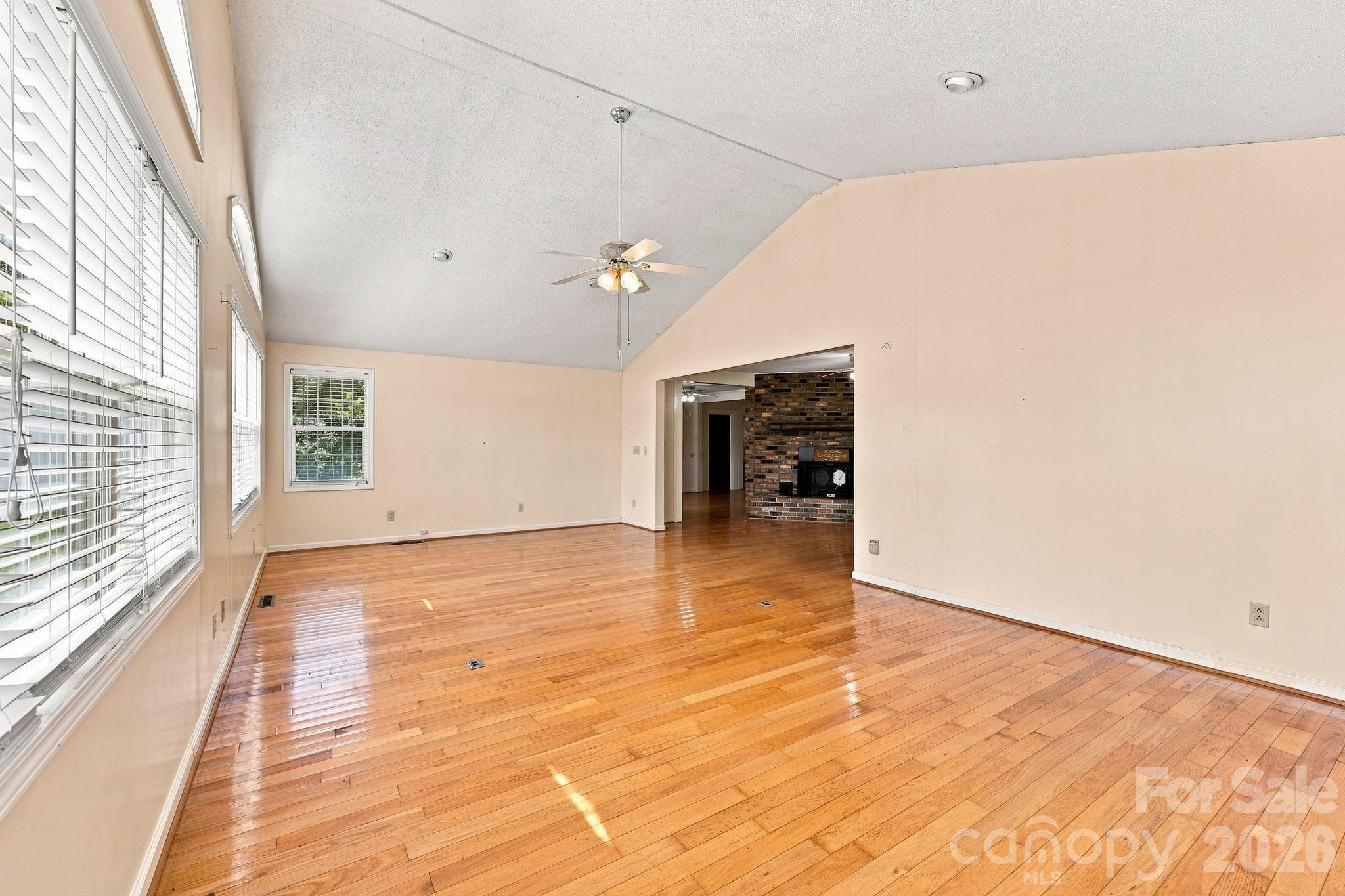 2565 Weaver Road Property Photo 14