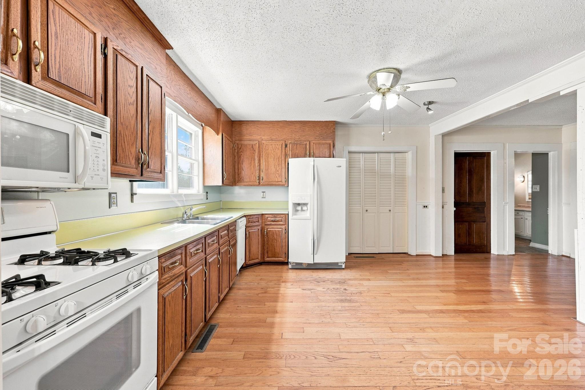 2565 Weaver Road Property Photo 15