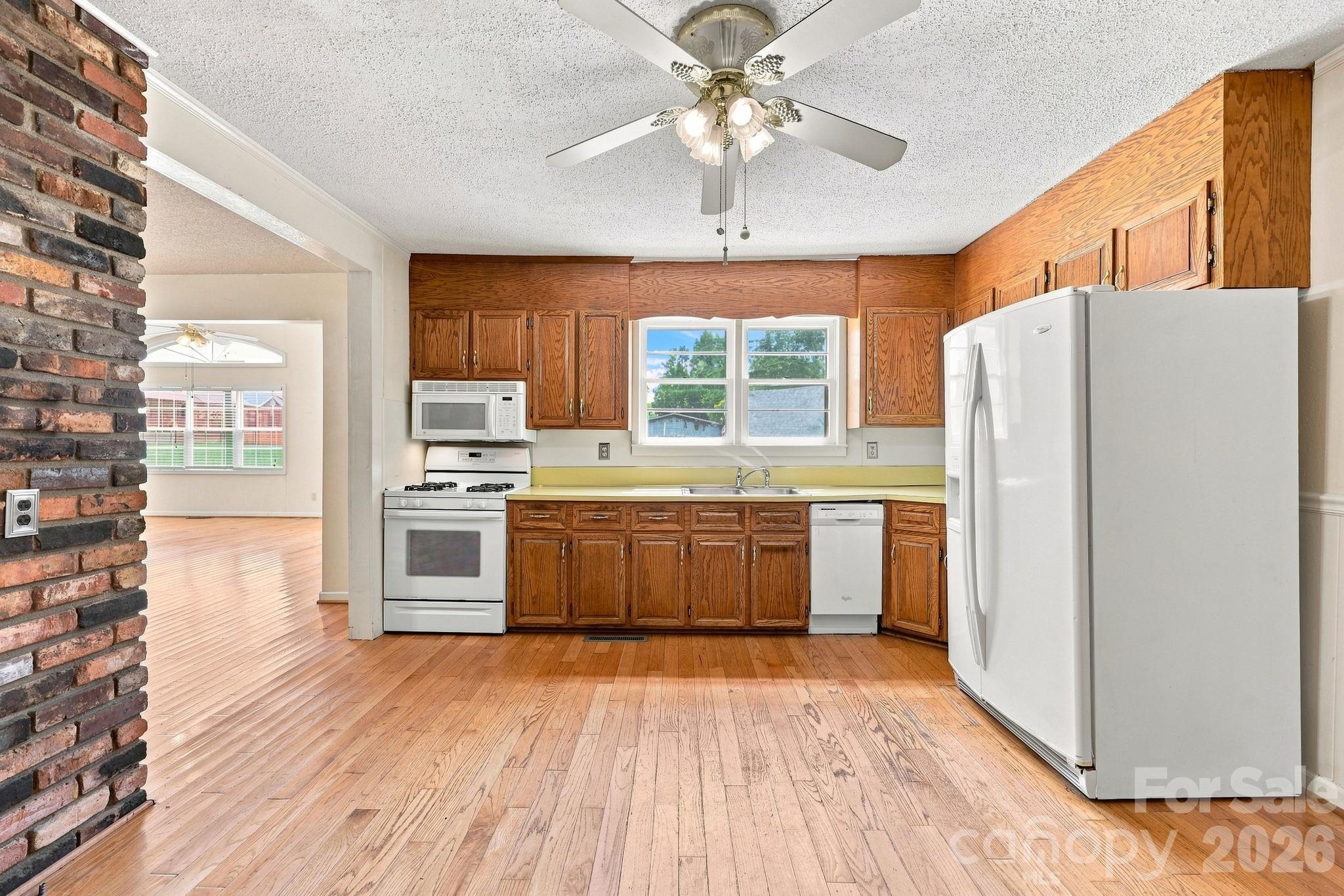 2565 Weaver Road Property Photo 17