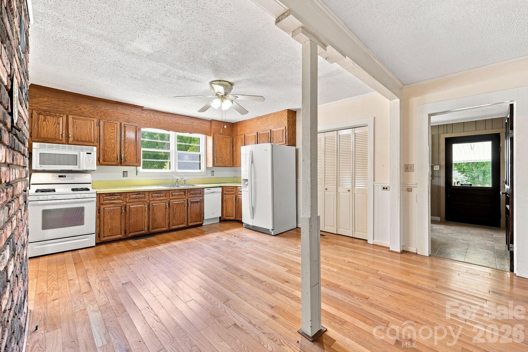 2565 Weaver Road Property Photo 19