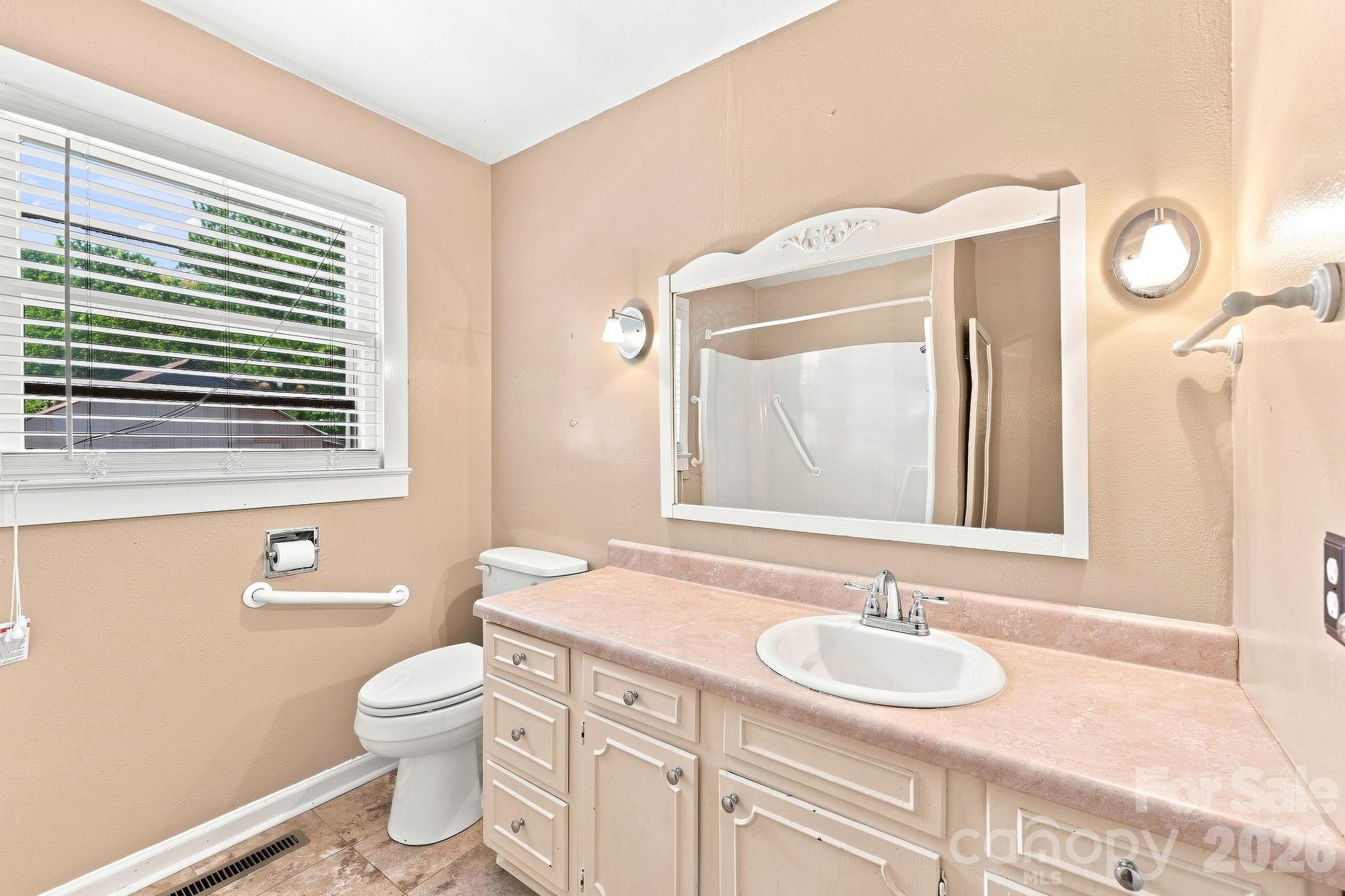 2565 Weaver Road Property Photo 22