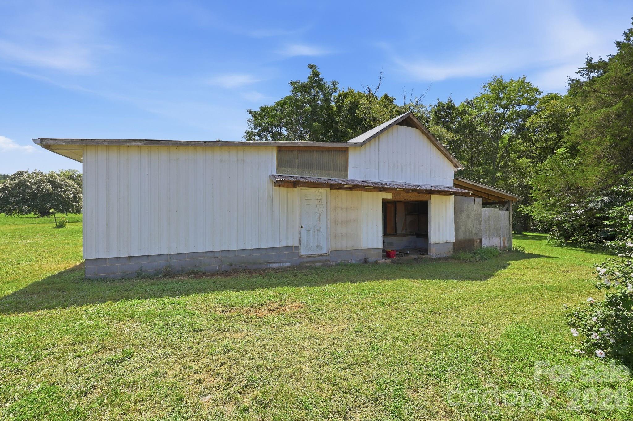 2565 Weaver Road Property Photo 43
